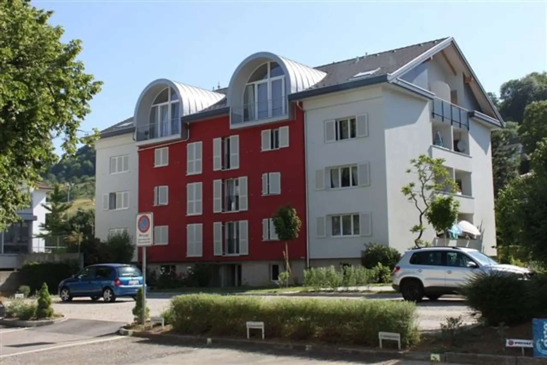 Sunny, freshly renovated 3-room apartment with balcony in Liestal