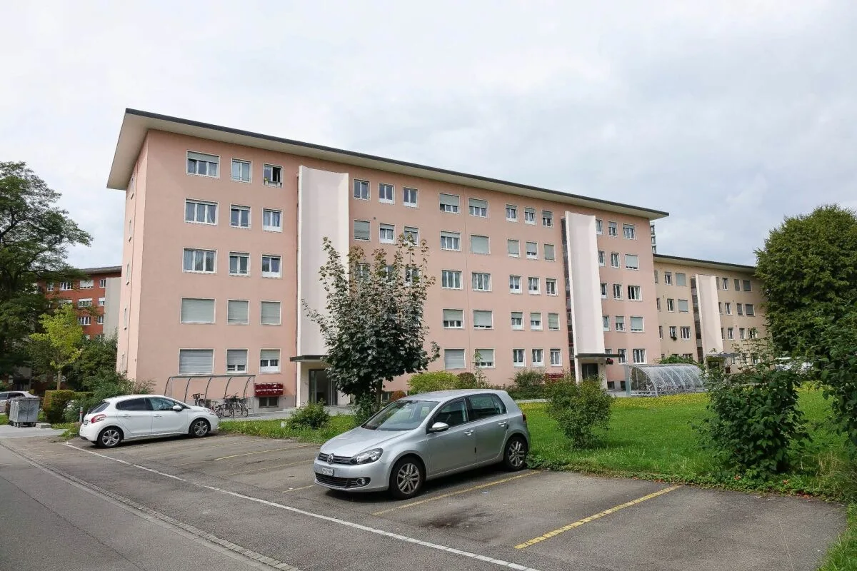 Appartement de jardin rénové de haute qualité, calme
