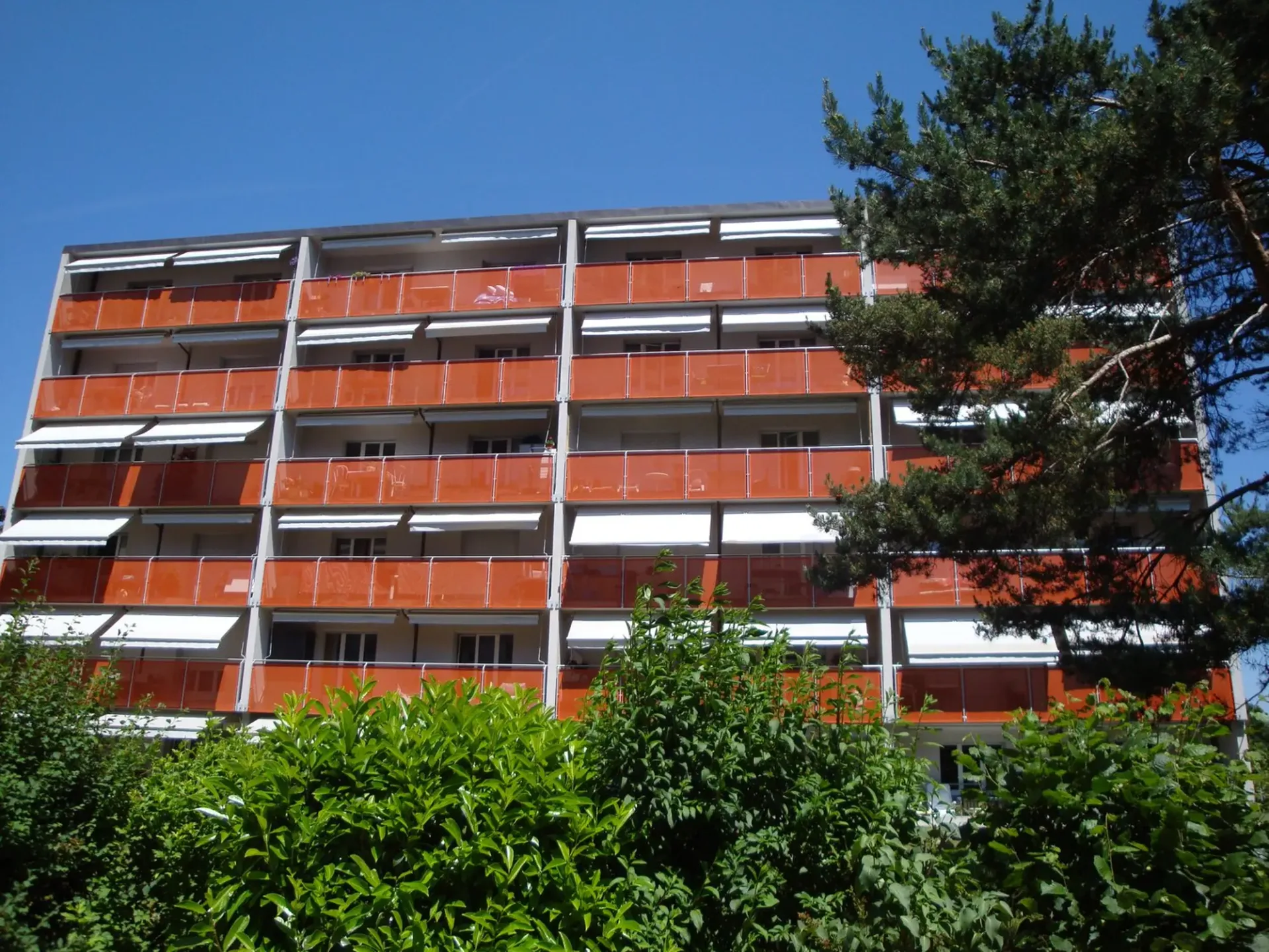 Parkplatz Innenhof Motorrad