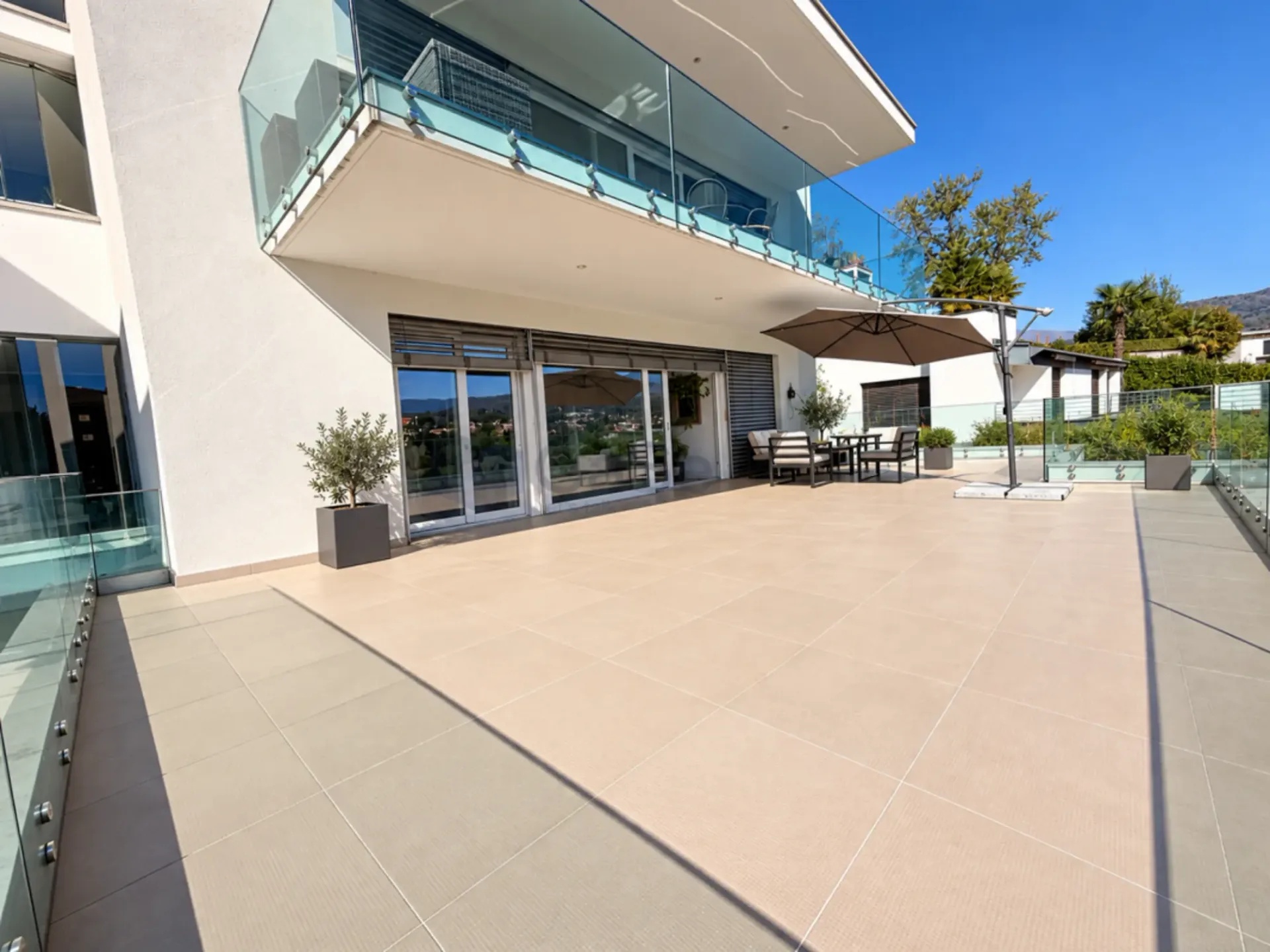 MANNO - 3,5 ZIMMER MODERN - 80 M2 TERRASSE VERANDABAR
