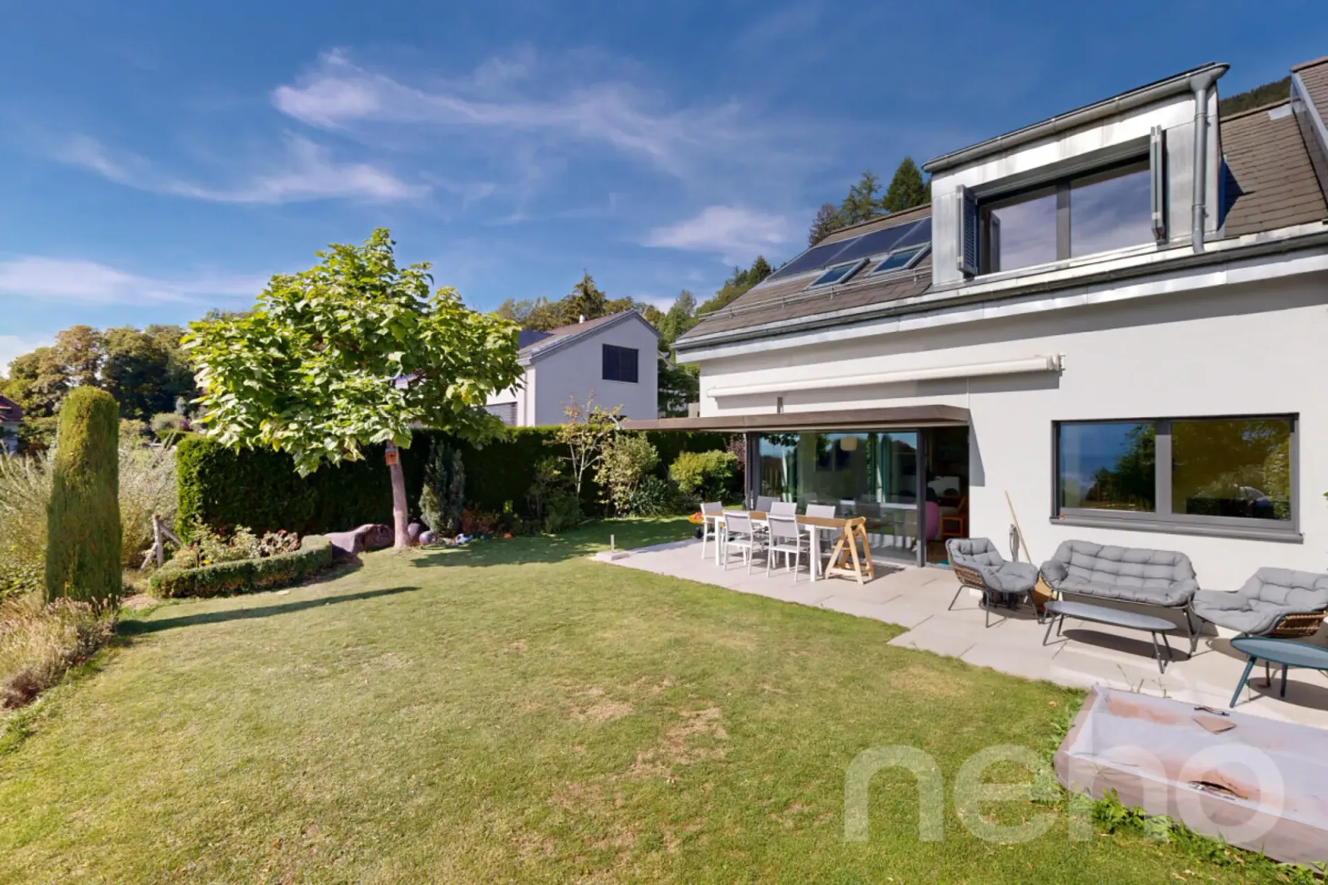 Contemporary Minergie house with exceptional panorama over the lake