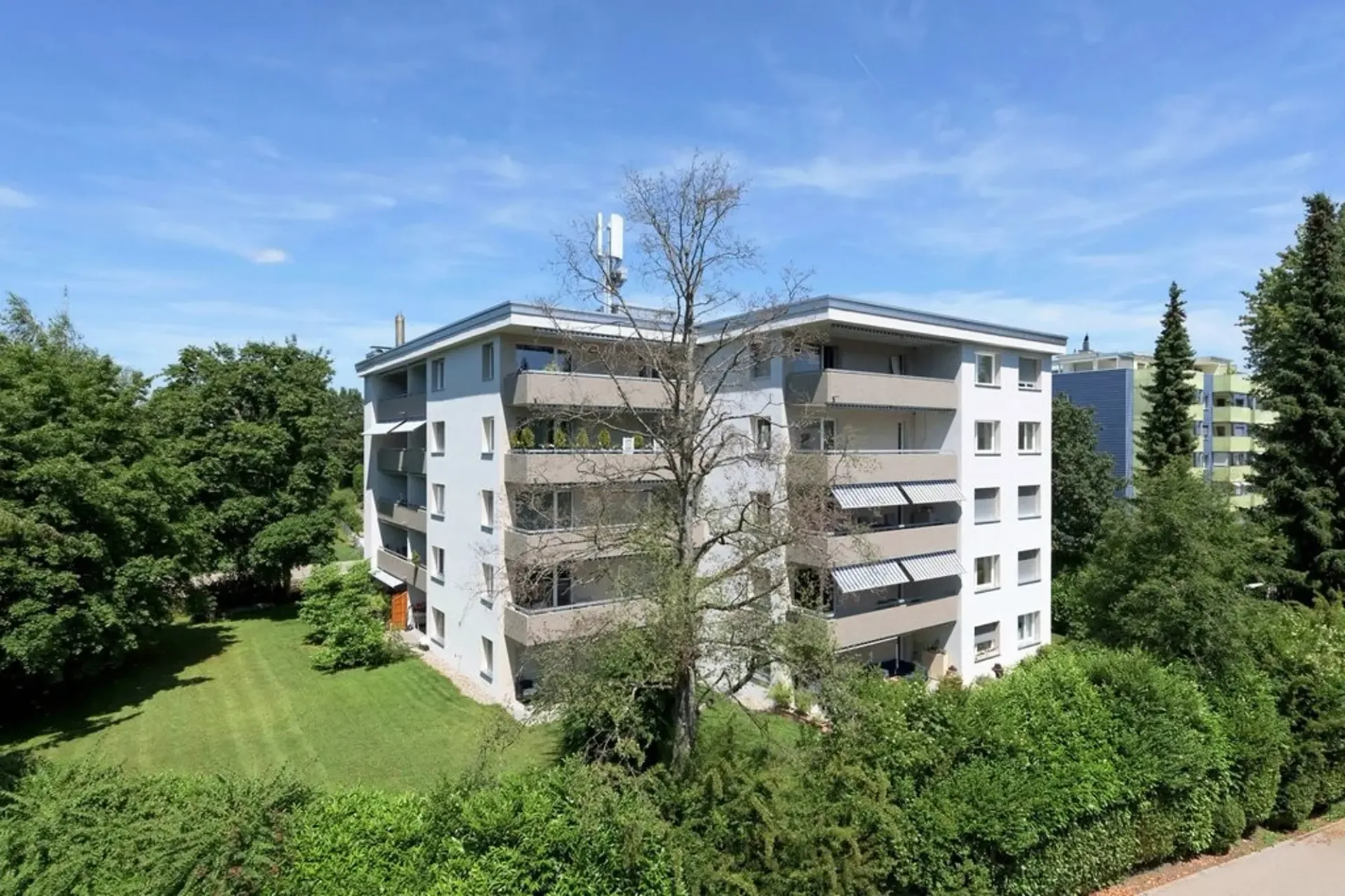 Aussenparkplatz in Zumikon