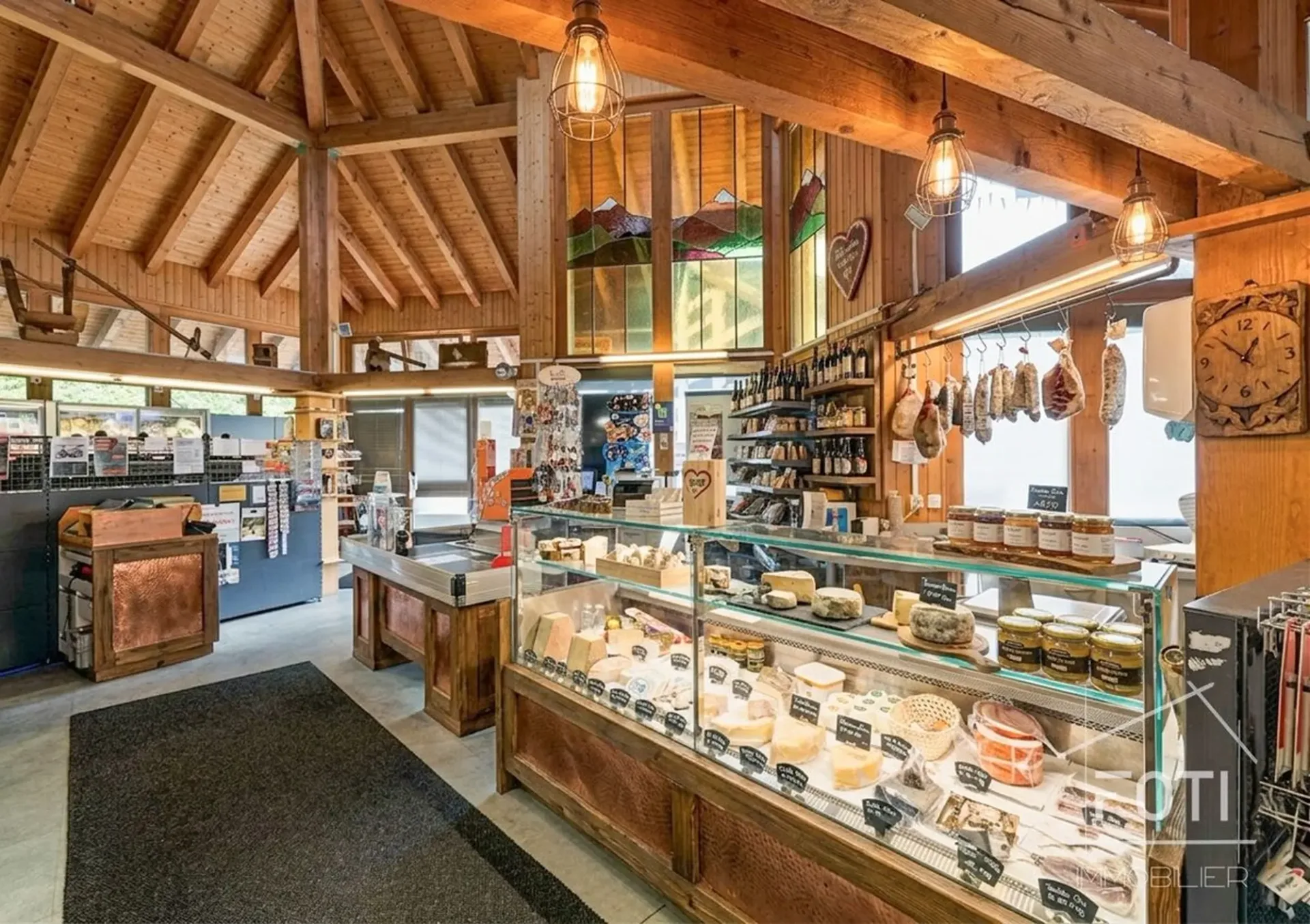 Local commercial déjà loué - Idéal pour investisseur.