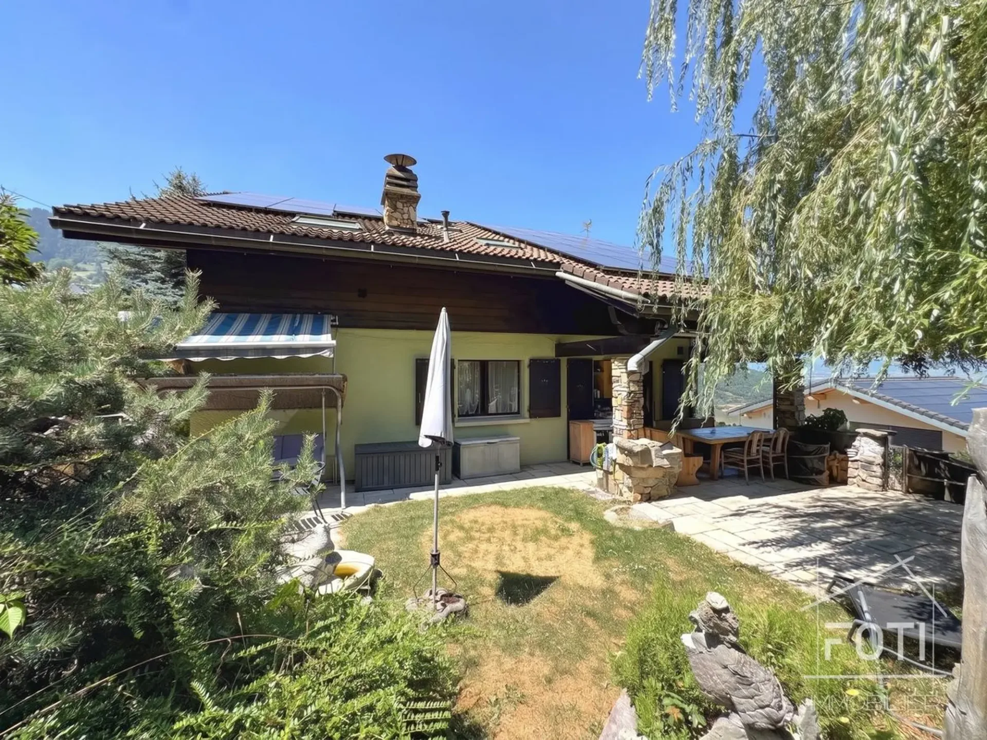 Halb-Chalet mit Aussicht in Choëx, 5,5 Zimmer und Garten