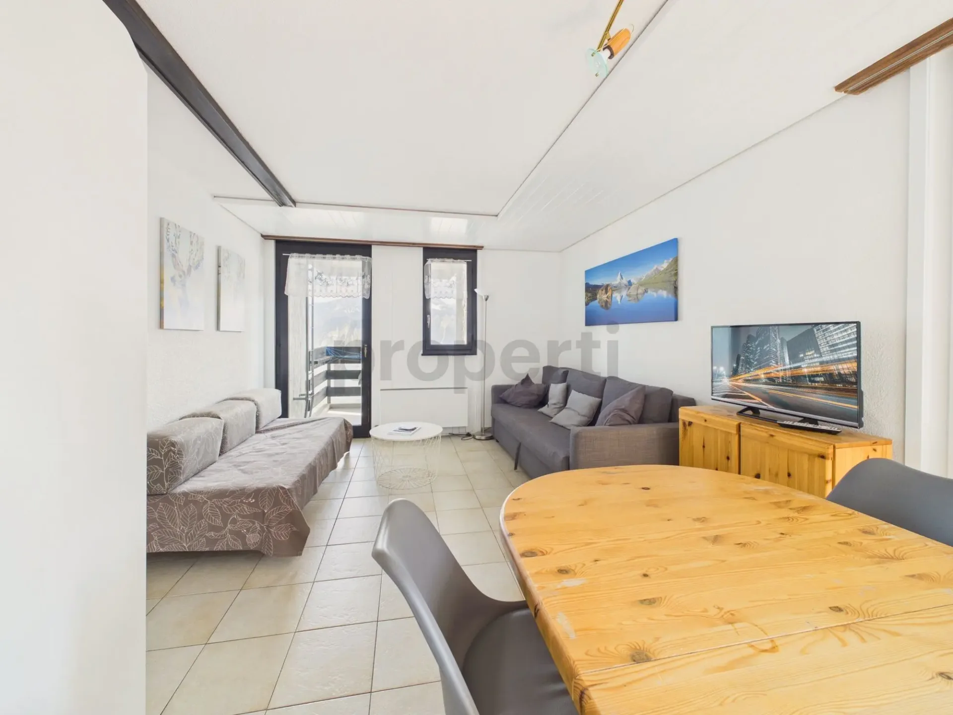 Magnificent 2.5-Zimmer-Wohnung mit Balkon in Aminona, Crans Montana