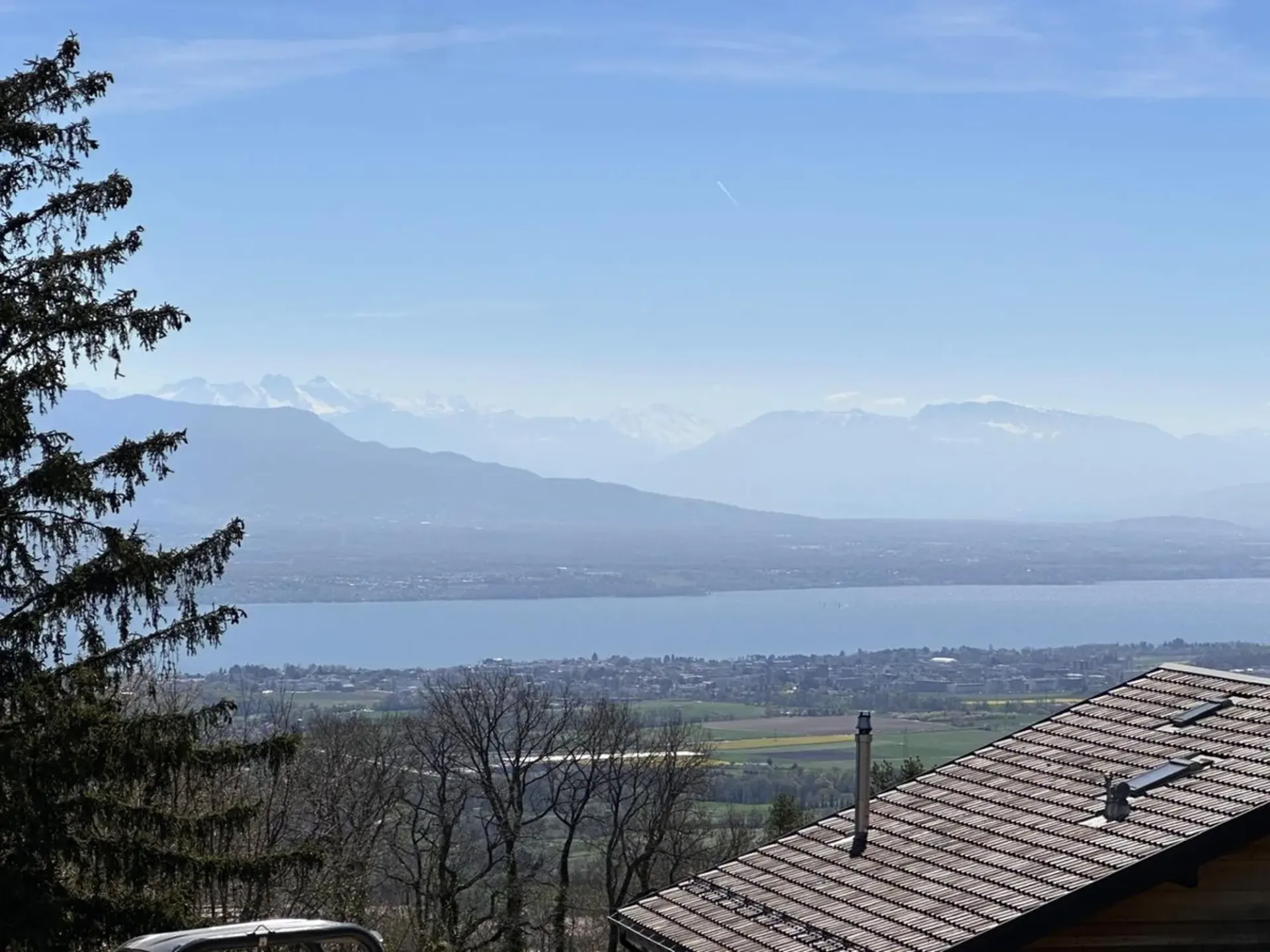Licht und Volumen - Eine außergewöhnliche Villa am Genfersee