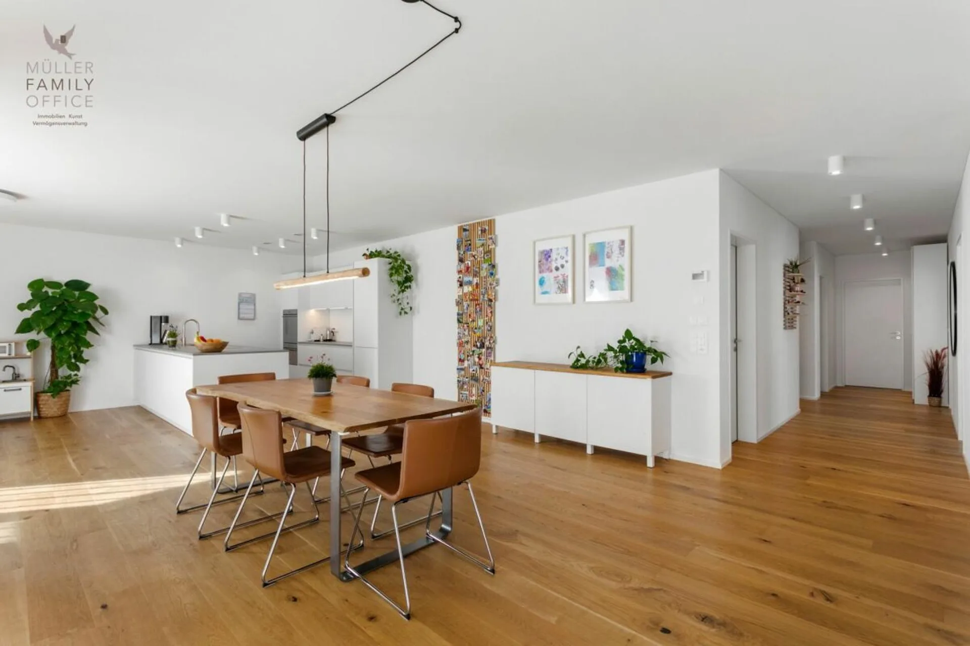 Neuwertige und familienfreundliche 5 1/2 Zimmer-Wohnung mit grossem Balkon und hochwertigem Ausbau