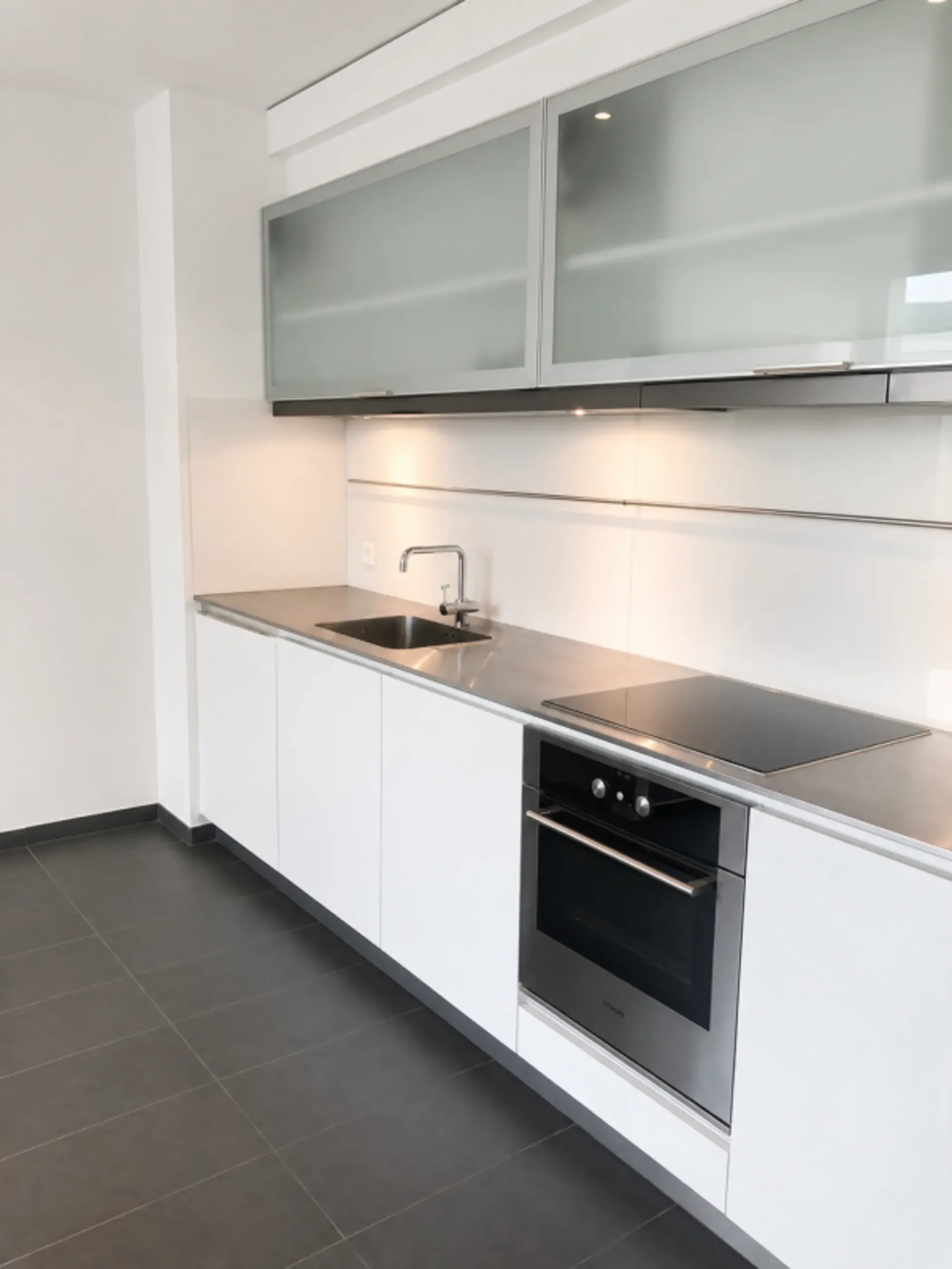 Appartement moderne 3.5 pièces avec tour de lavage privé