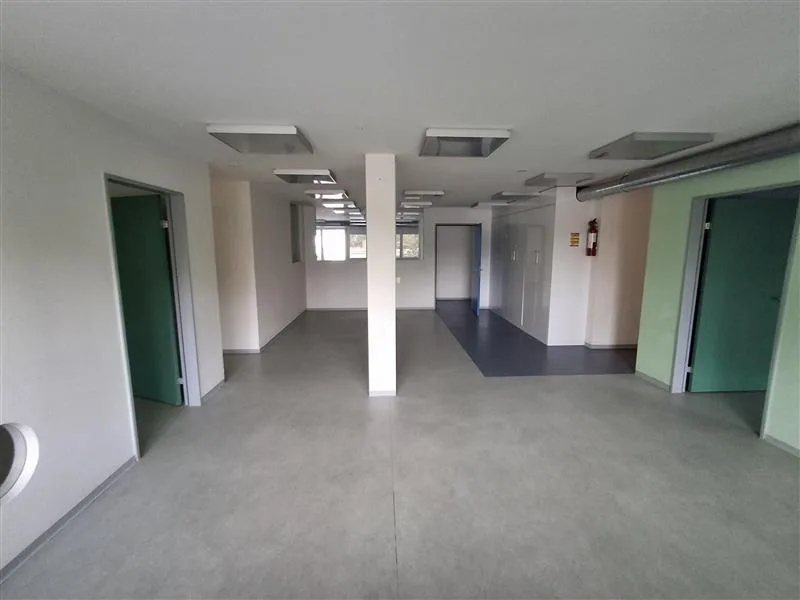 Spazi commerciali polivalenti con infrastruttura esistente - 367 m²