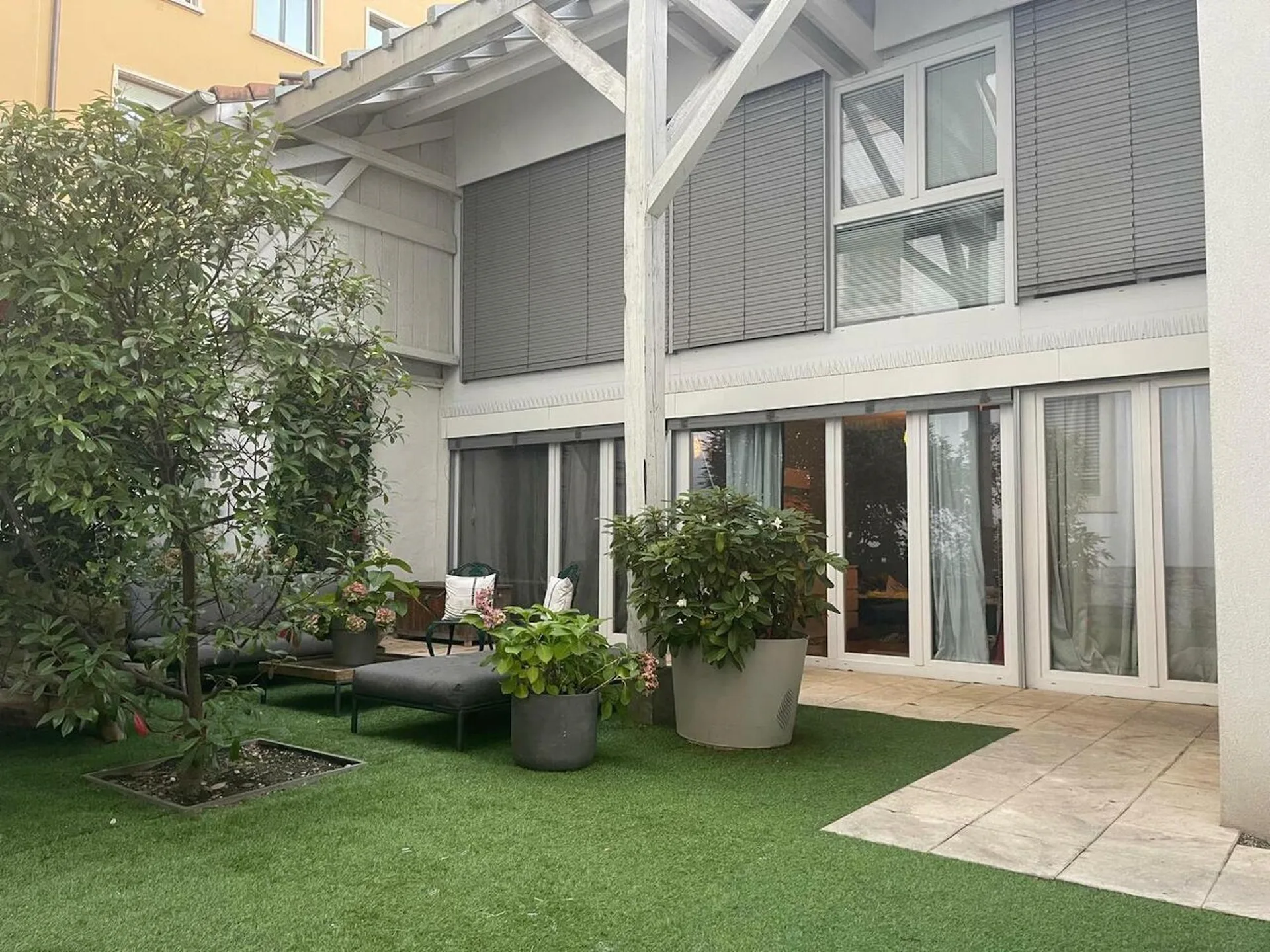 Unique - beautiful and large 5.5-room apartment with terraces in Pâquis