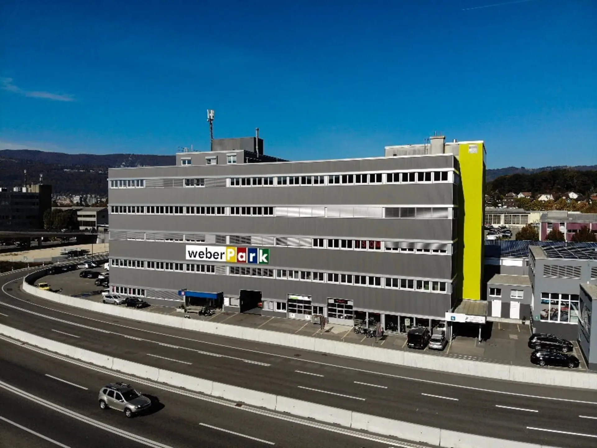 Top-Bürostandort direkt am Autobahnanschluss in Brügg