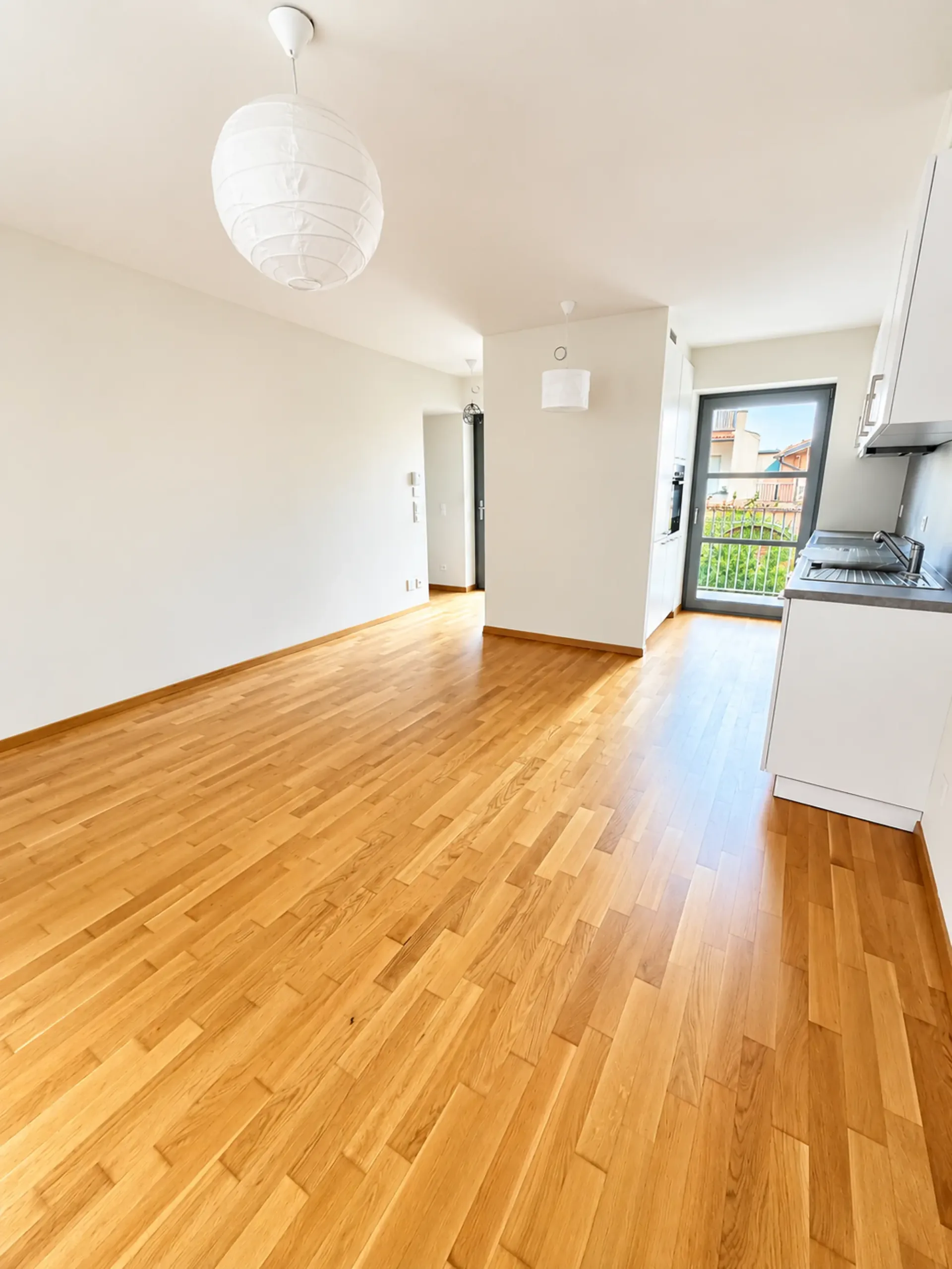 Wohnung mit 3.5 Zimmern renoviert Piazza Maggiore