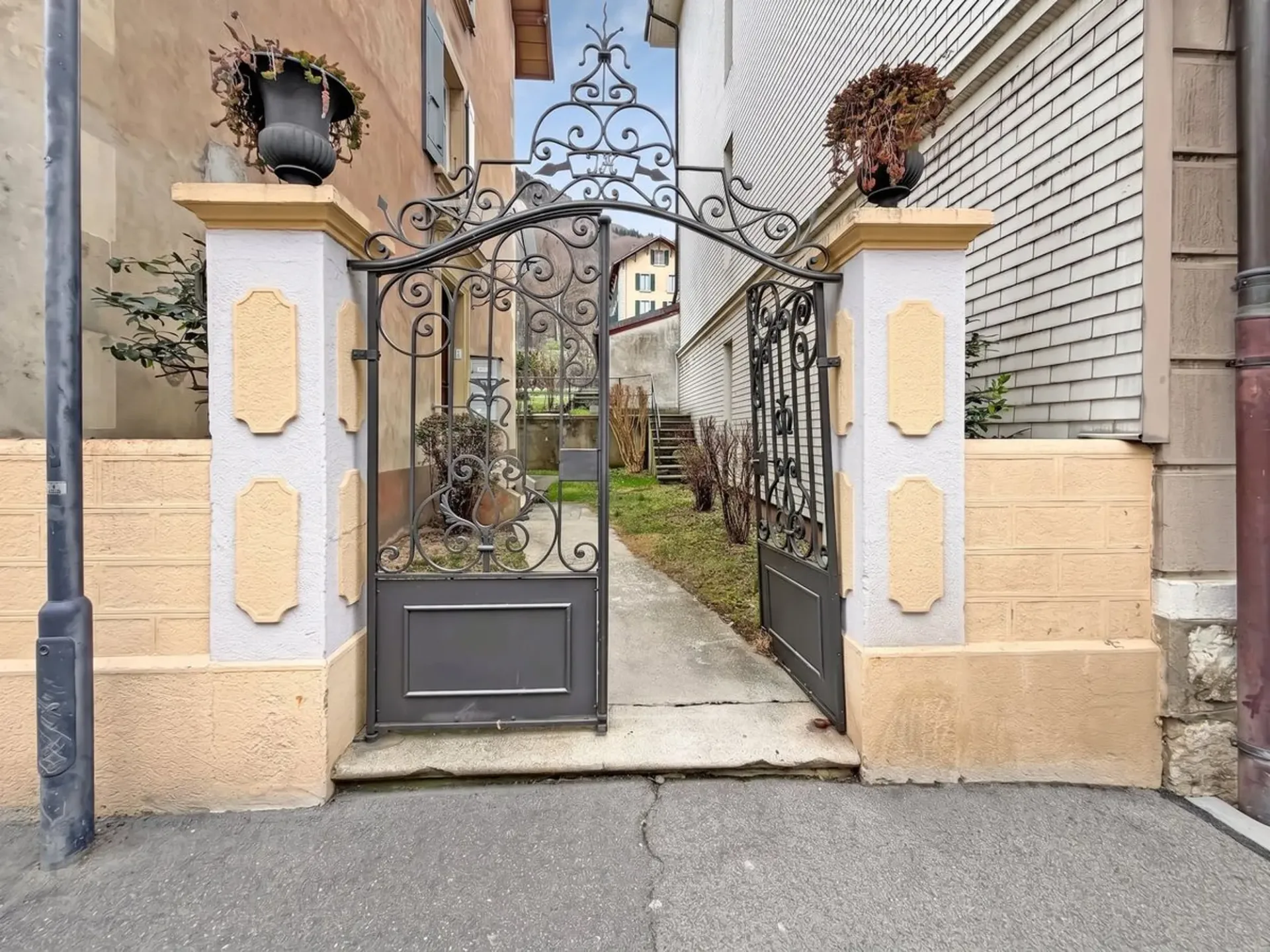 Vallorbe, immeuble de rendement avec 3 habitations