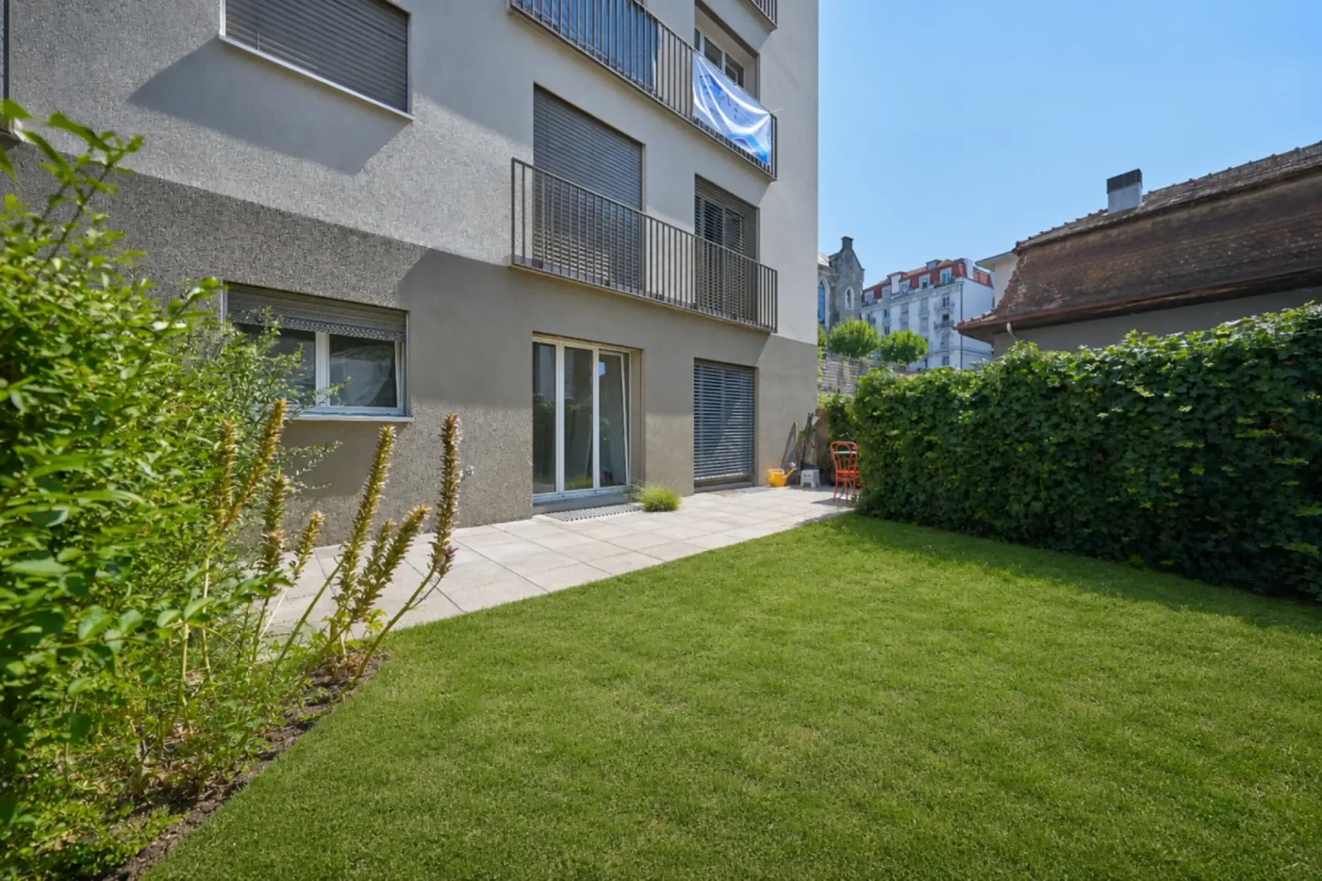 Renovated and Furnished with Terrace - Ideal Location