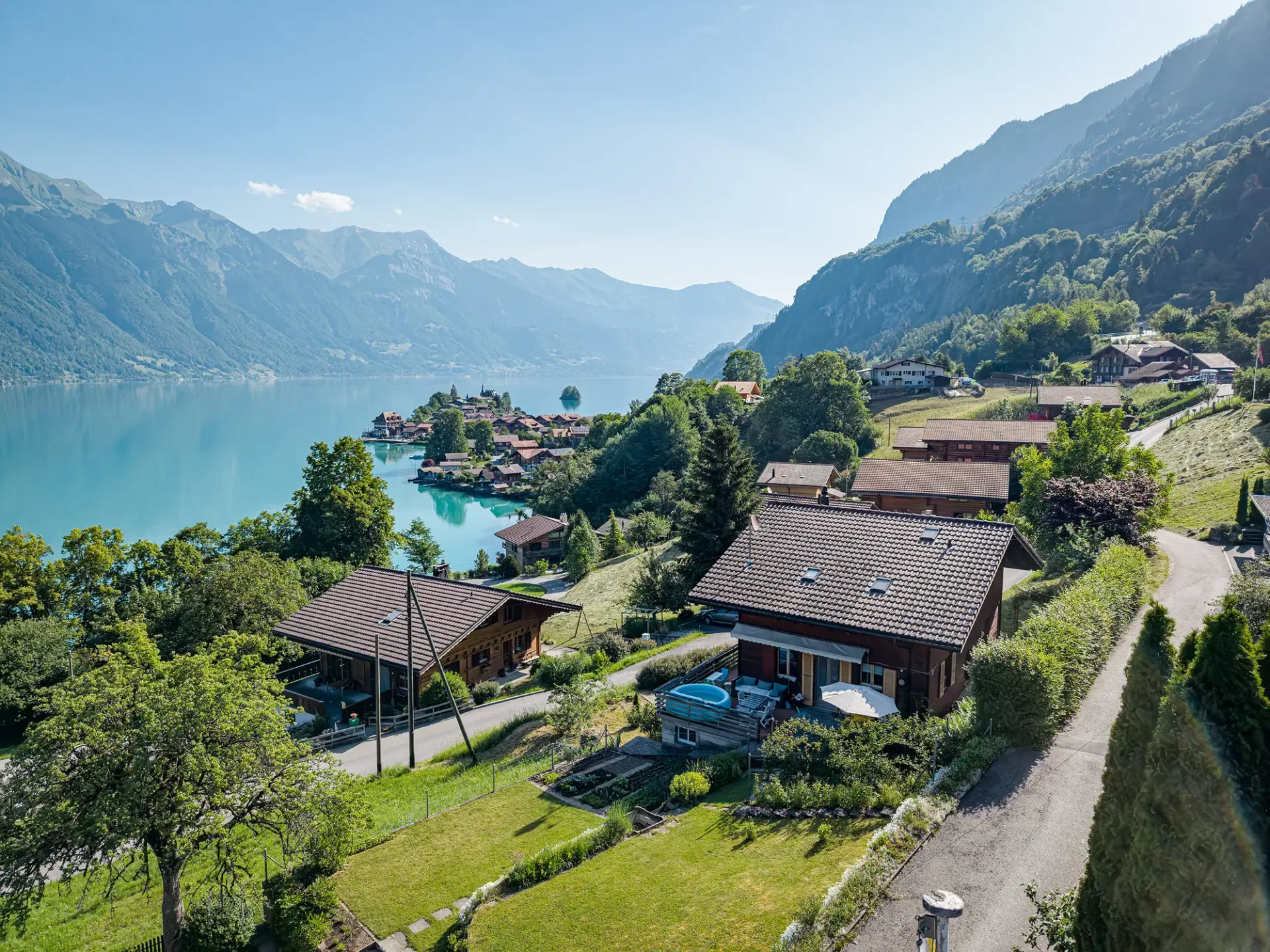PRÄCHTIGE AUSSICHTEN IN ISELTWALD - SCHMUCKES CHALET OBERHALB VOM BRIENZERSEE