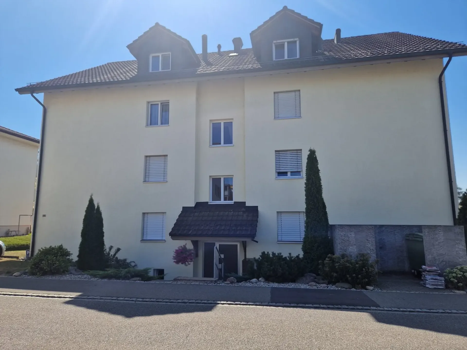 Helle 3.5-Zimmer-Wohnung mit Balkon und Tiefgaragenplatz