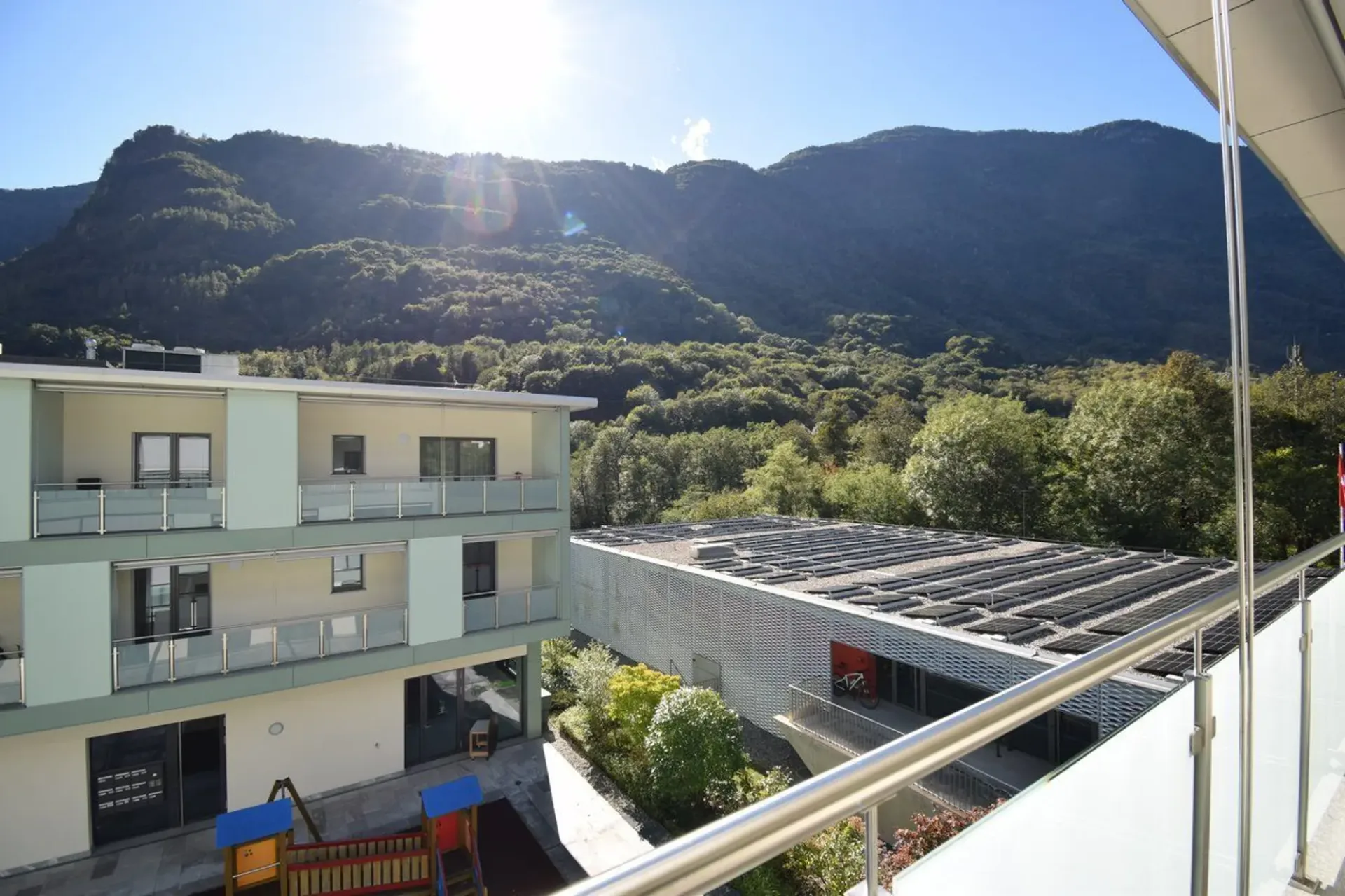Moderne Wohnung (Baujahr 2017) im Herzen der Vallemaggia mit hochwertigen Ausstattungen und Bergblick