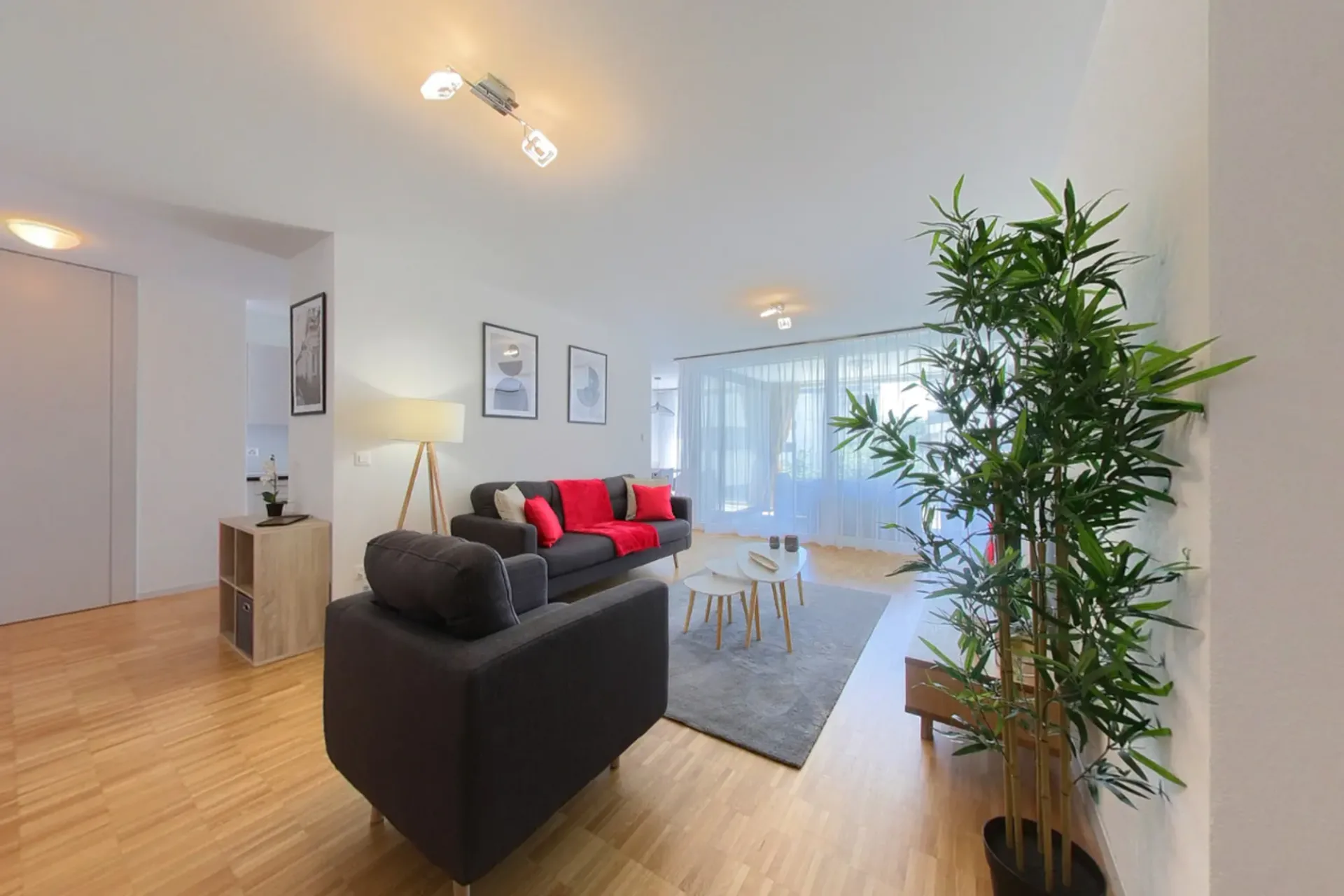 Modern 1-Bedroom Apartment with Balcony & Parking - Lausanne