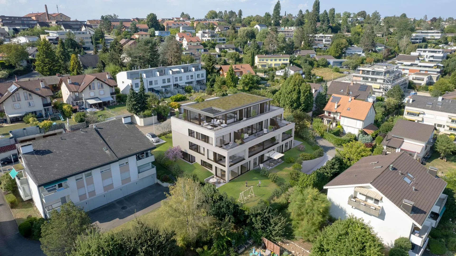 Hochwertige 2.5-Zimmer-Eigentumswohnung im EG mit eigenem Garten!