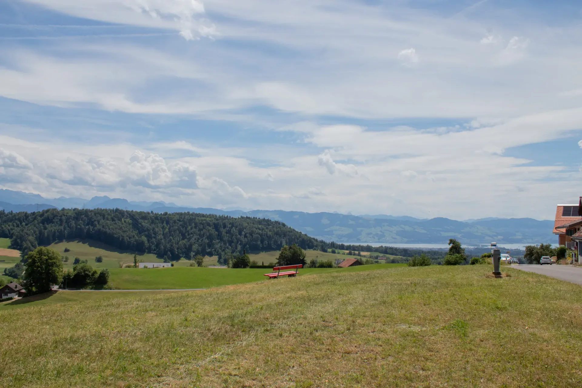 Historisches Anwesen mit 5'264 m² Land, Weitblick und drei Wohneinheiten