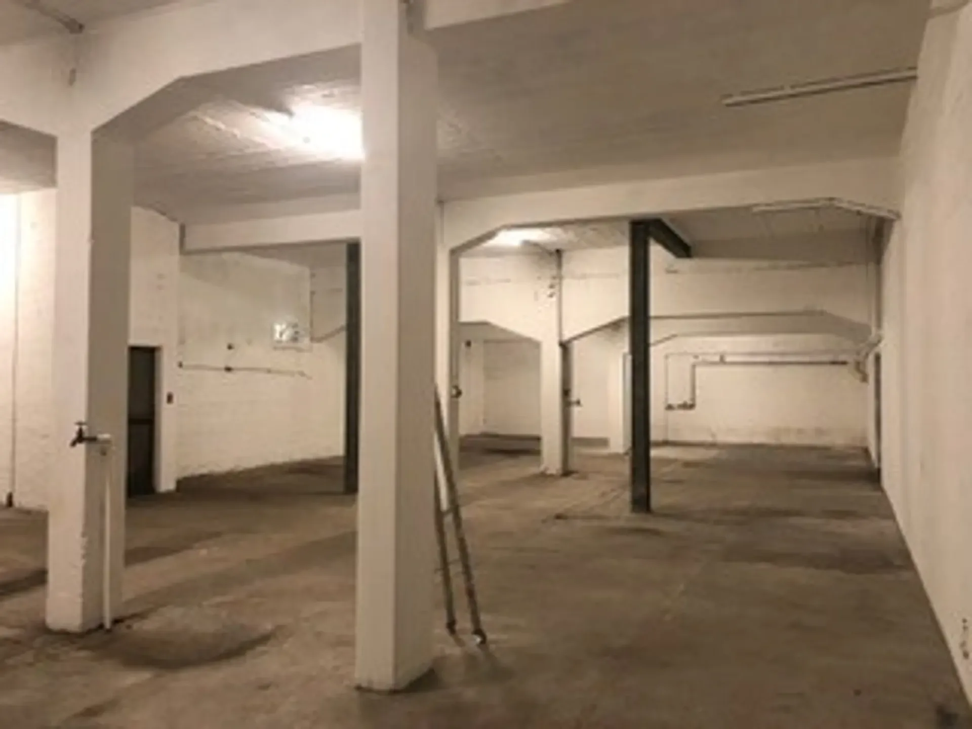 305 Quadratmeter Lagerraum auf 2 Etagen zu vermieten