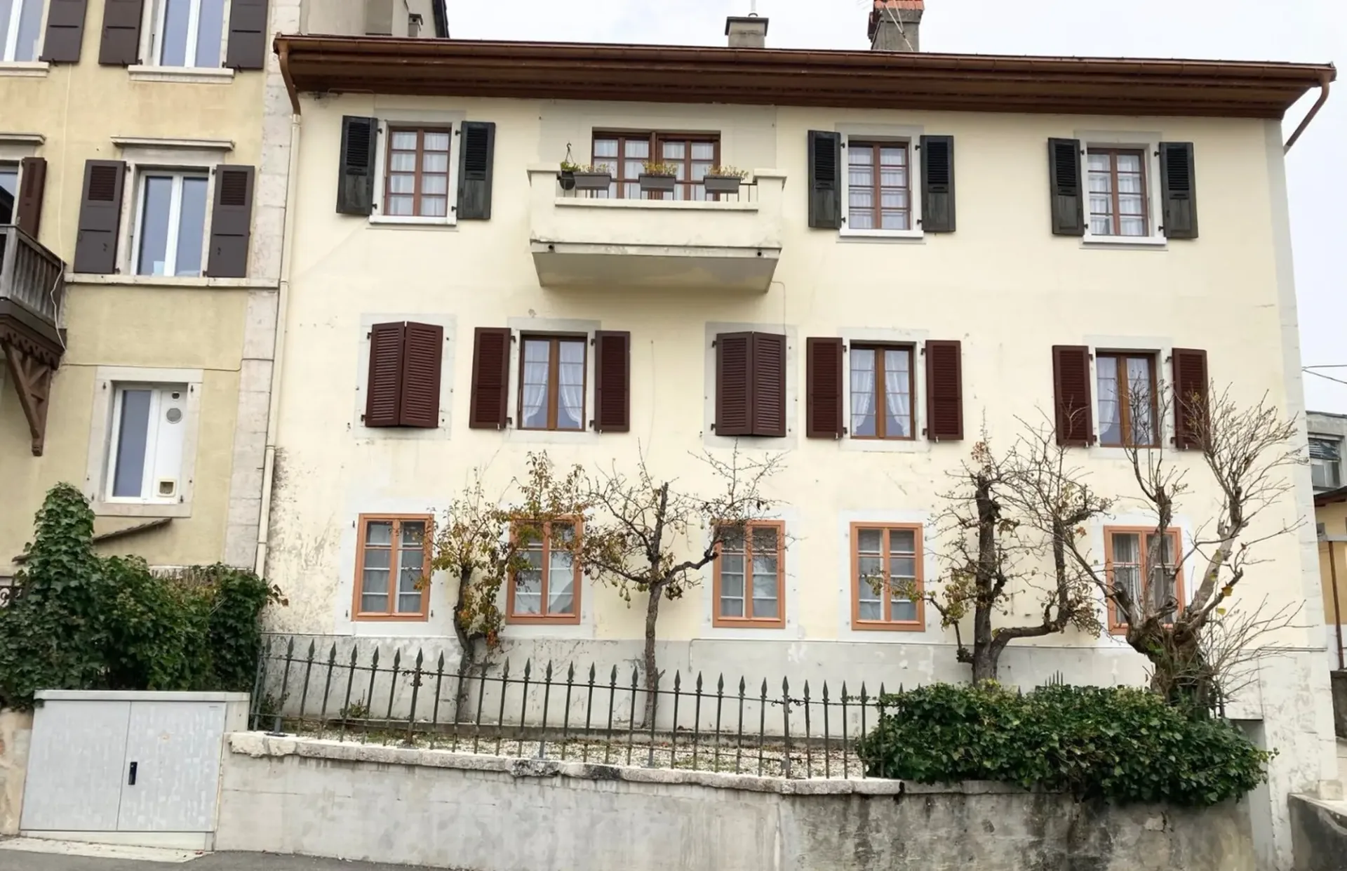 Sainte-Croix — 2 lots indépendants | Vente individuelle ou groupée — env. 295 m²