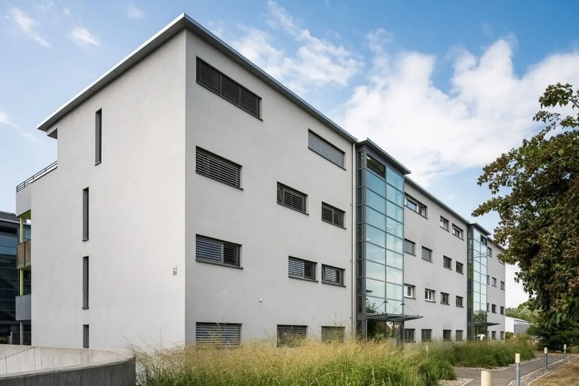Attraktive grosse 5,5-Zimmerwohnung mit Sitzplatz!