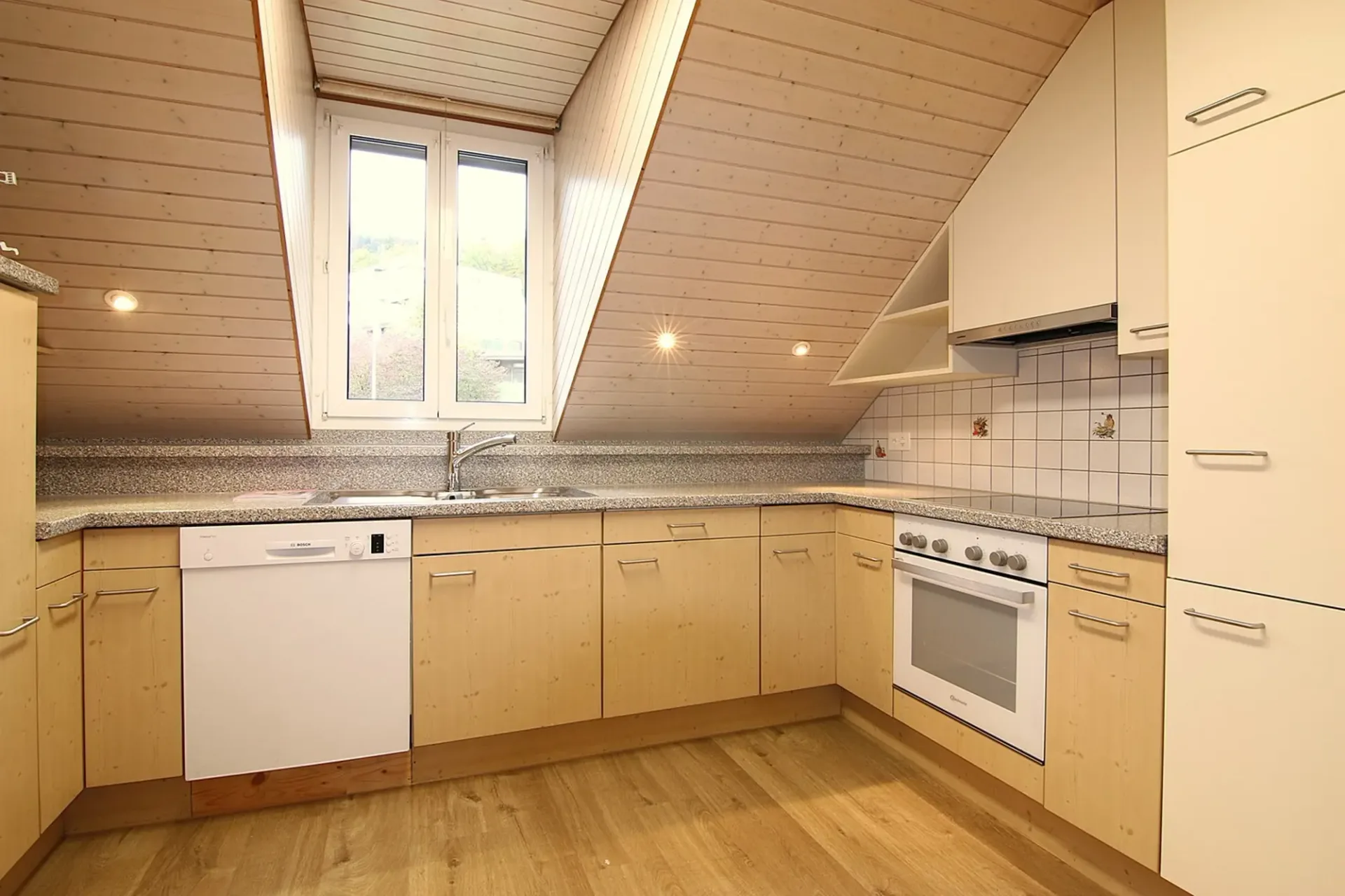 Gepflegte 4-Zimmer-Dachwohnung