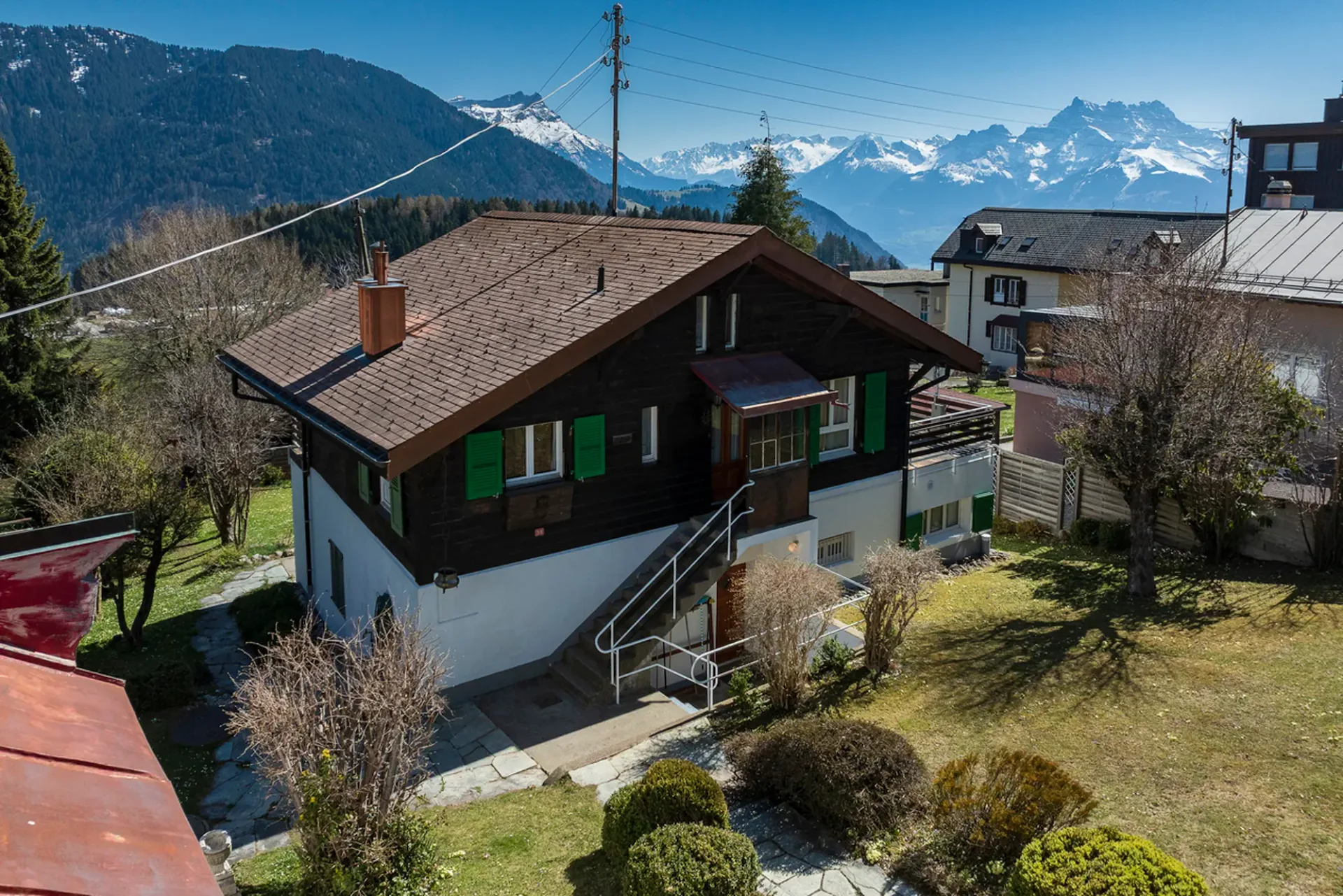 Charmant chalet idéalement situé avec 3 logements