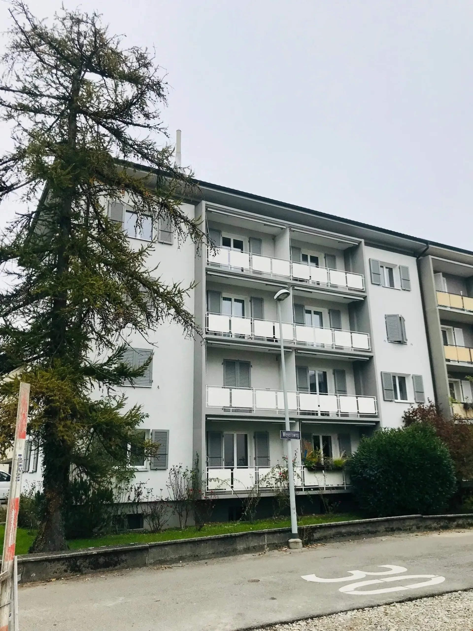 Weyernweg 16 Nidau: neu sanierte 3.5-ZWG mit Balkon