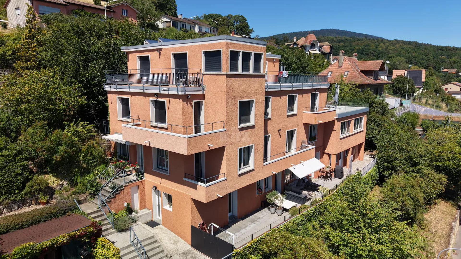 Appartement mit 96m2 Terrasse, Balkonen und Seeblick