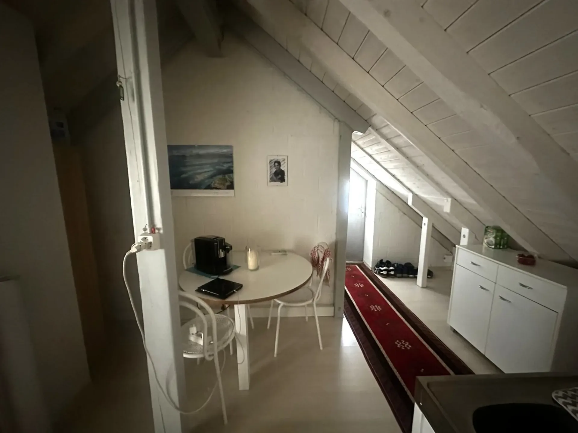 Charmant appartement mansardé 1 pièce à Gutenswil