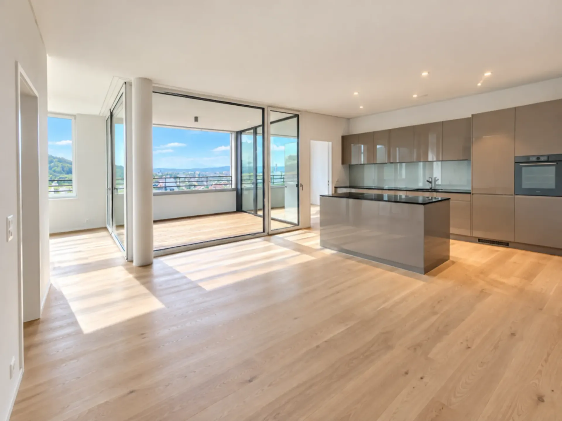 Einmalige 4.5-Zimmerwohnung im 9. Obergeschoss mit Weitblick über das Suhrental
