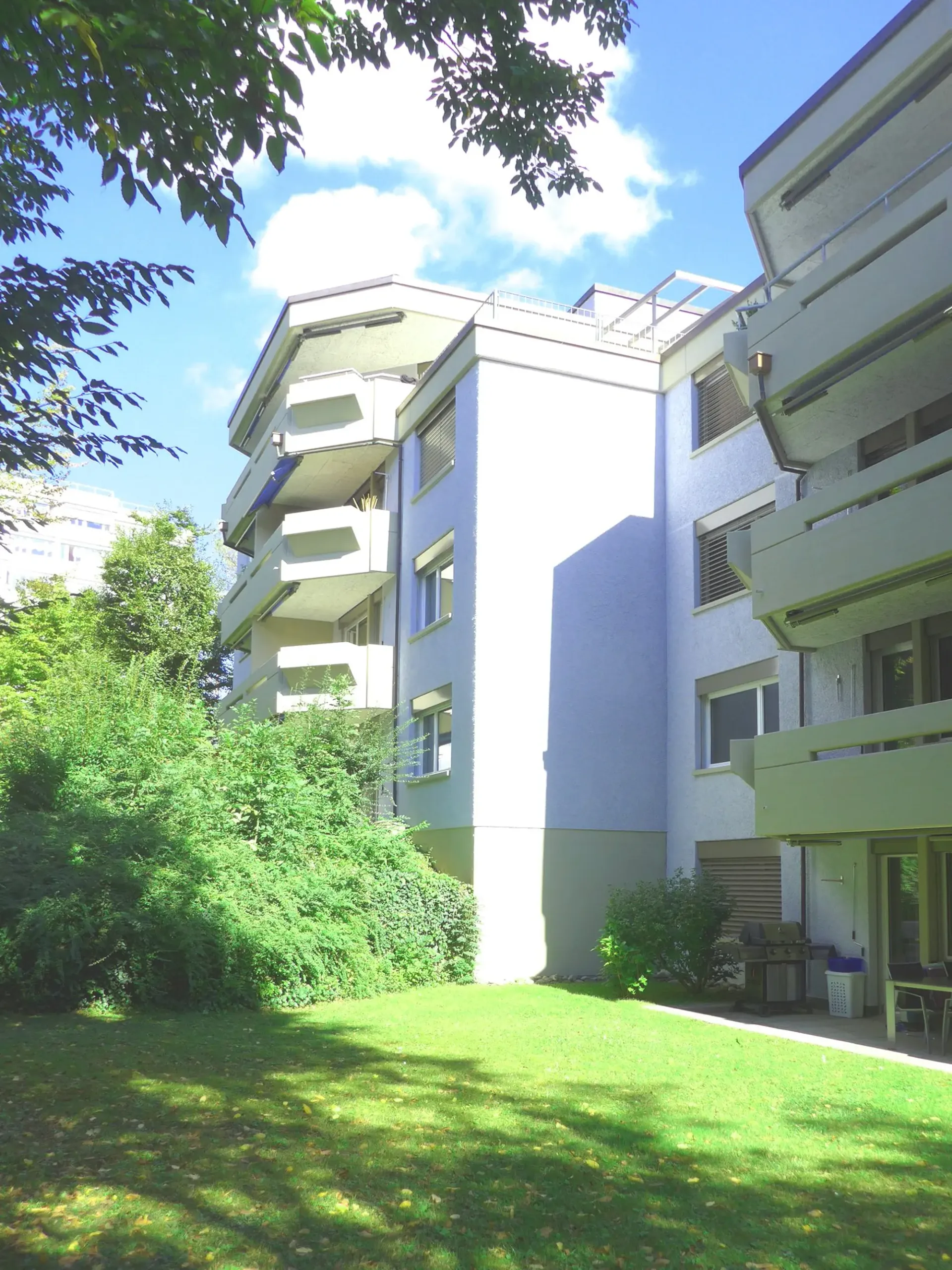 Grosszügig geschnittene 2.5-Zimmerwohnung in gepflegter Überbauung