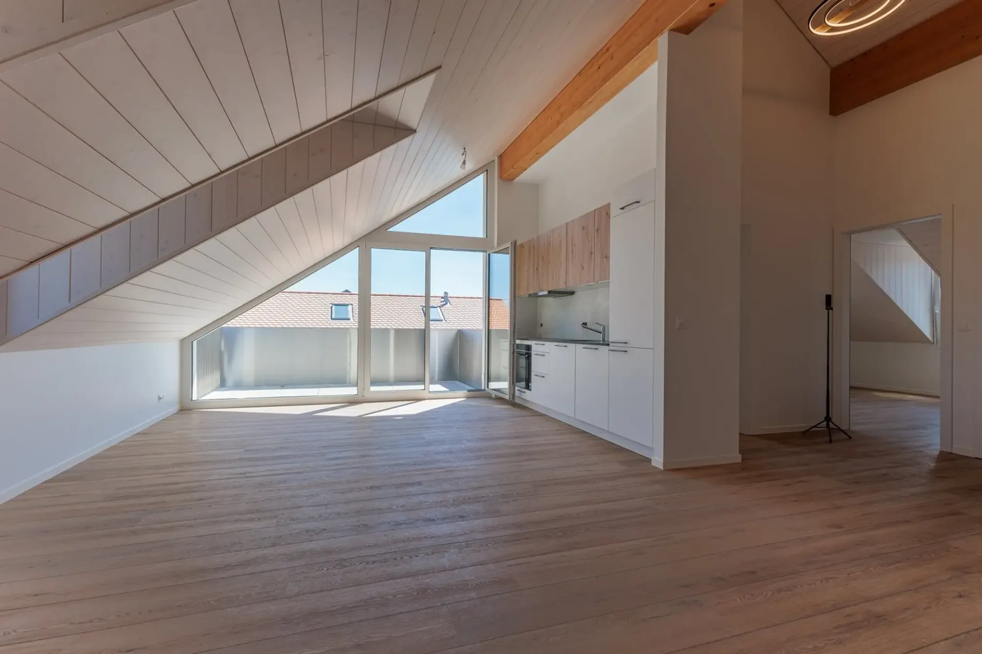 Beautiful new 3.5-room apartment with balcony in Allens
