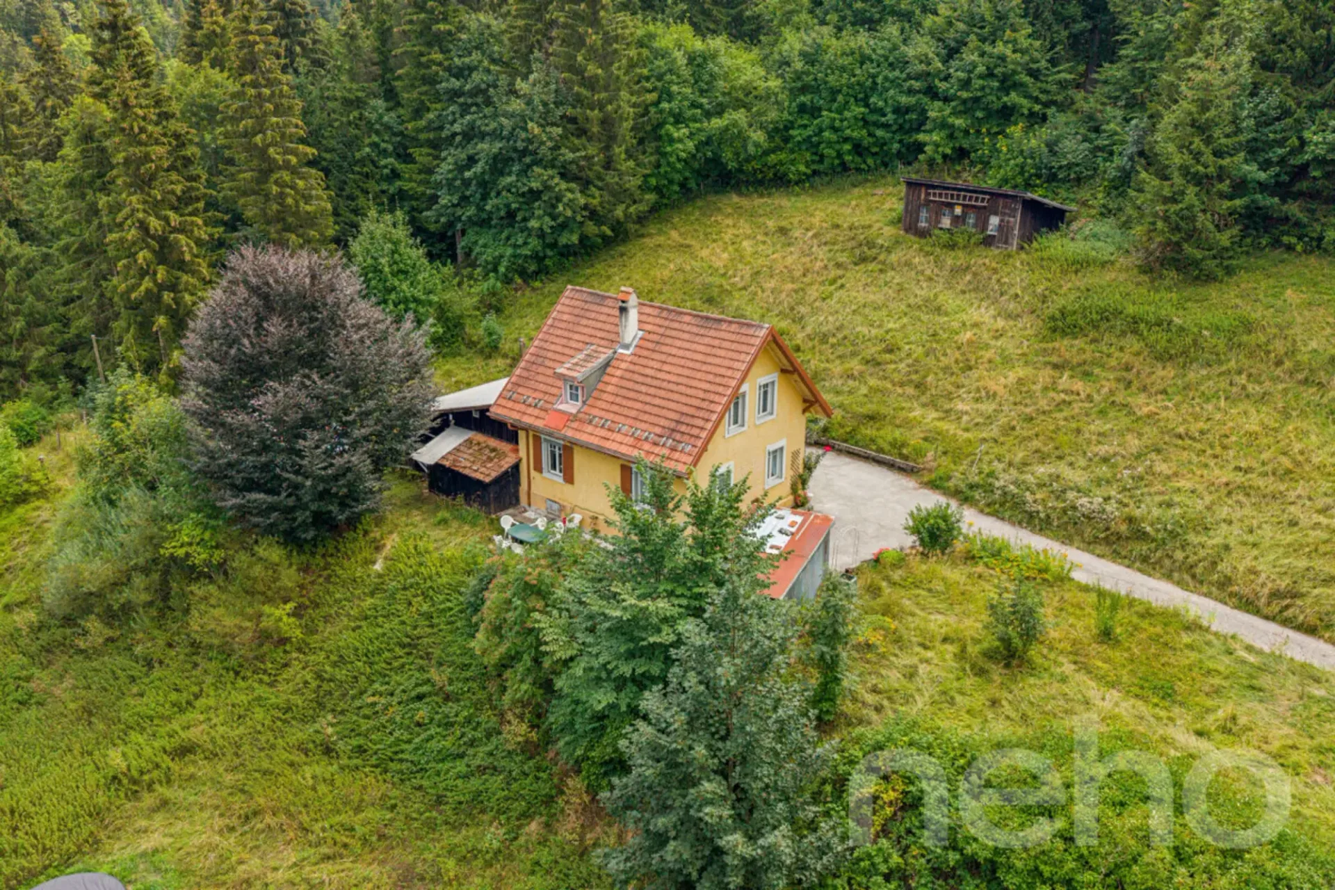 Maison à réinventer sur une parcelle de plus de 2'700 m²