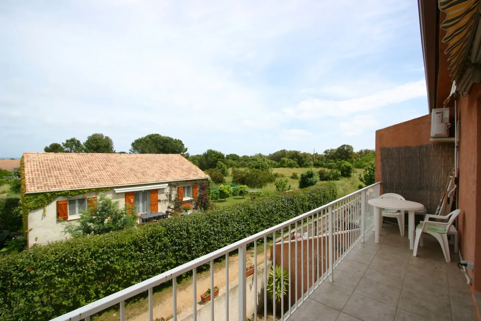 Charmanter Apartment mit 3,5 Zimmern und Balkon in Cervione
