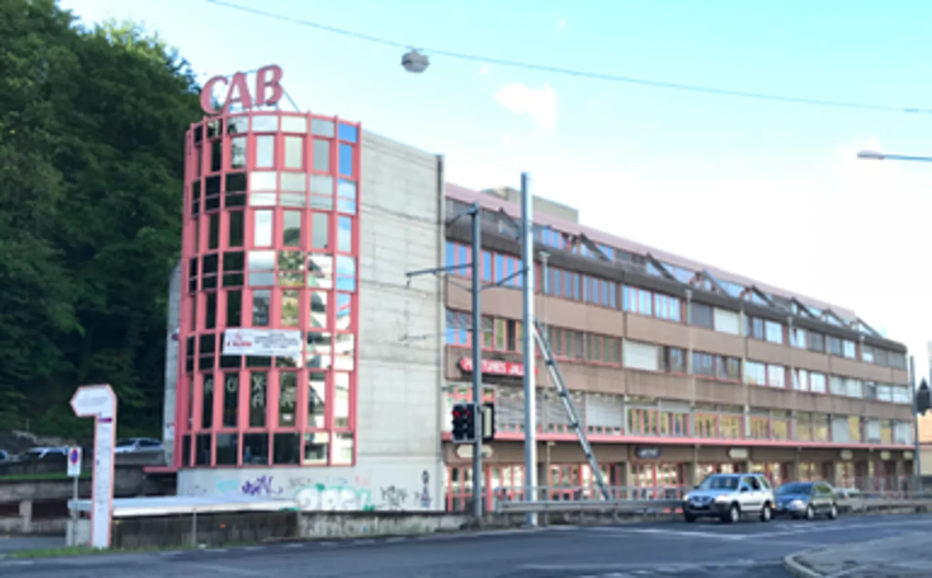 1400.01.001_Local administratif-artisanal proche du centre ville