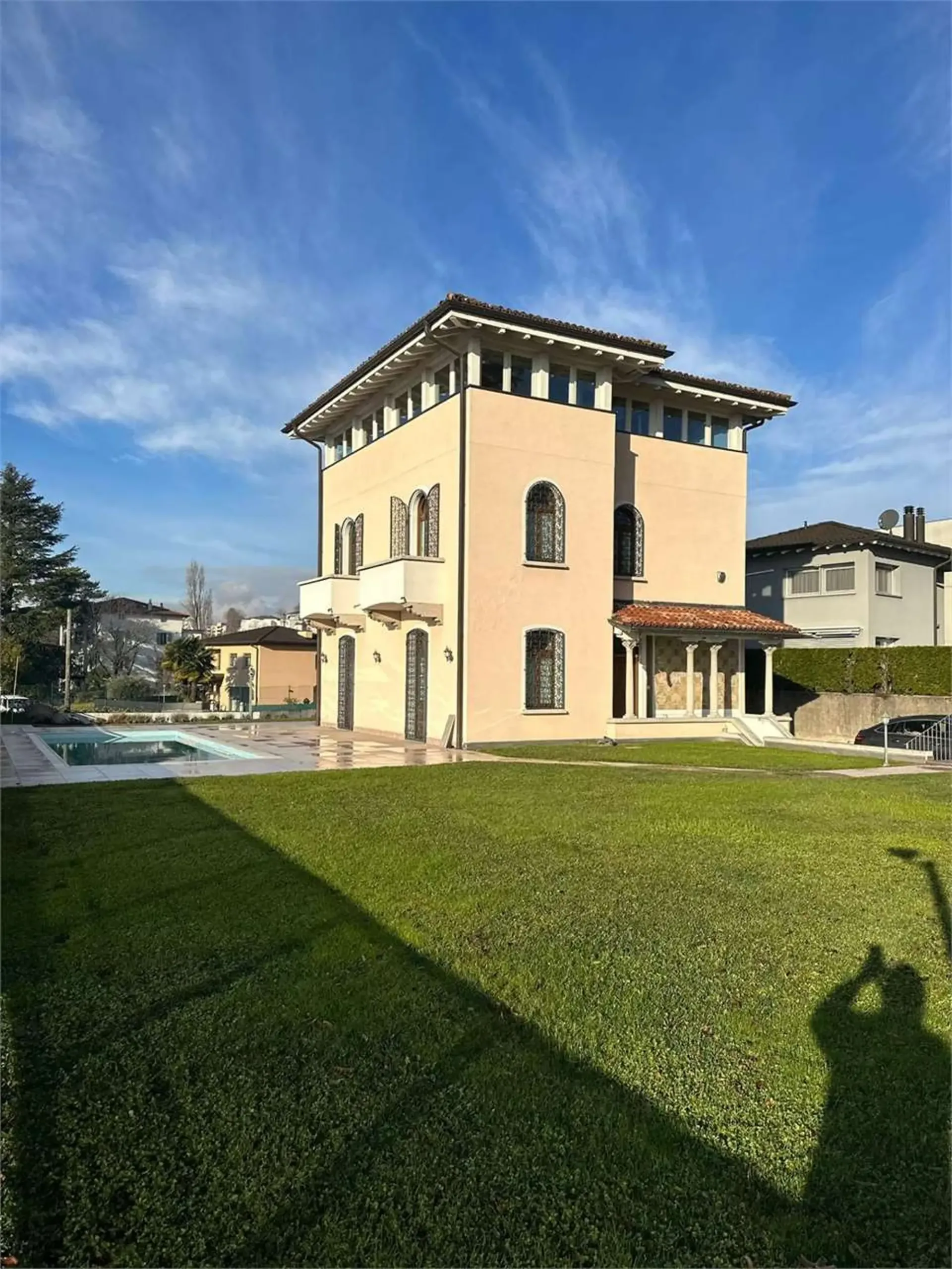 Prächtige Villa in Balerna mit Pool