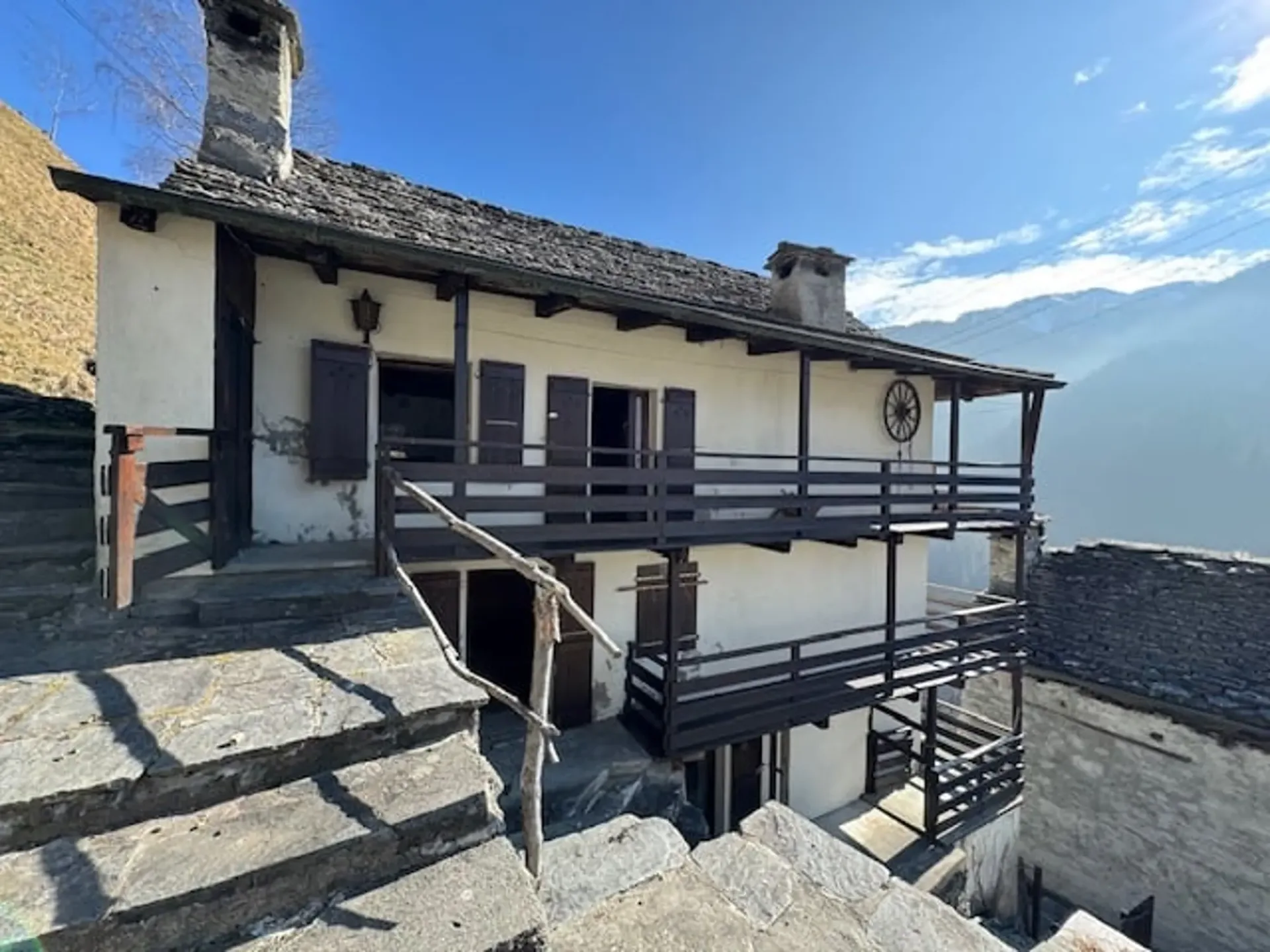 ONSERNONE COMOLOGNO - Casa rustica - due appartamenti