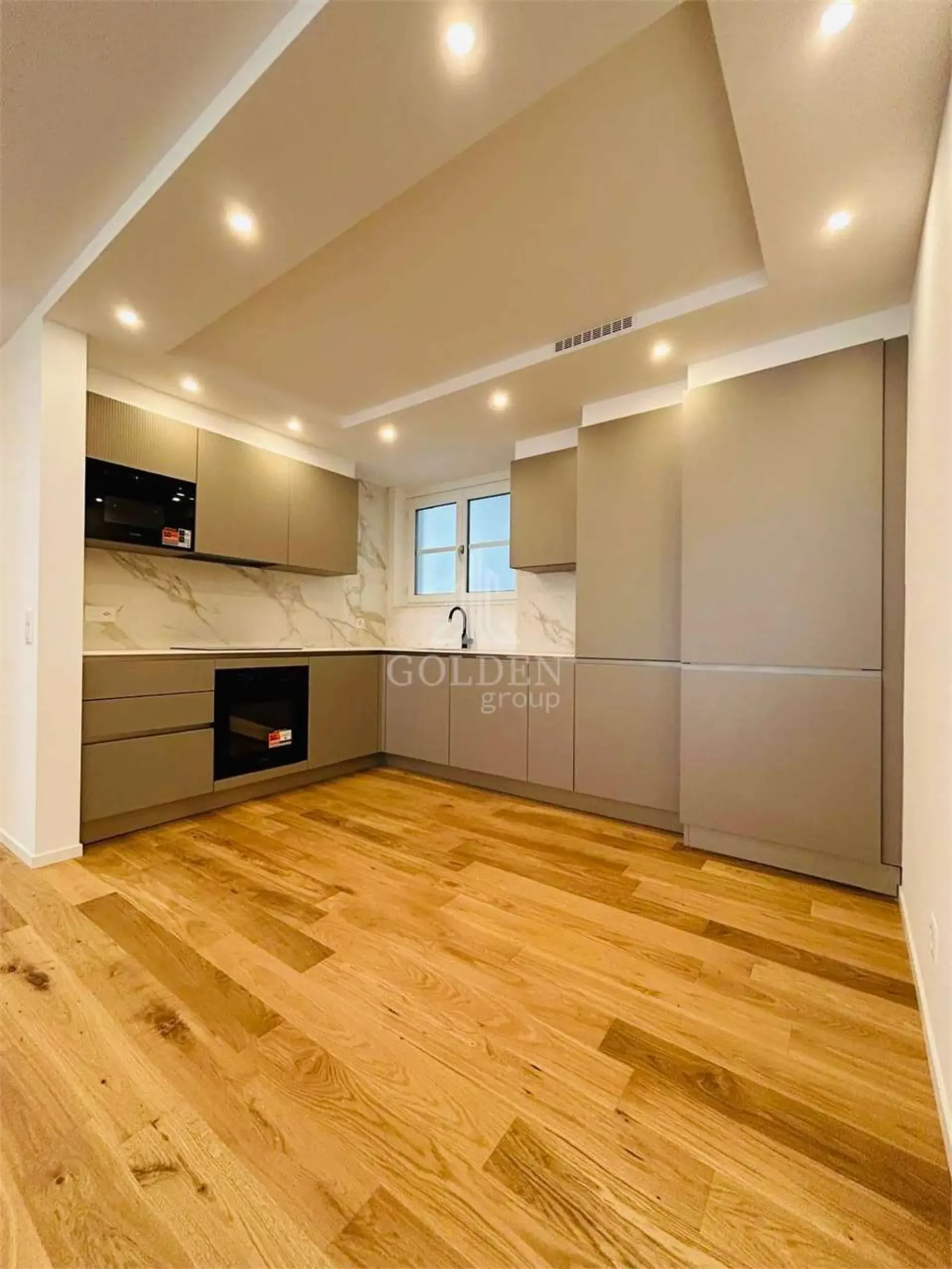 Wohnung mit 3.5 Zimmern renoviert mit großer Terrasse