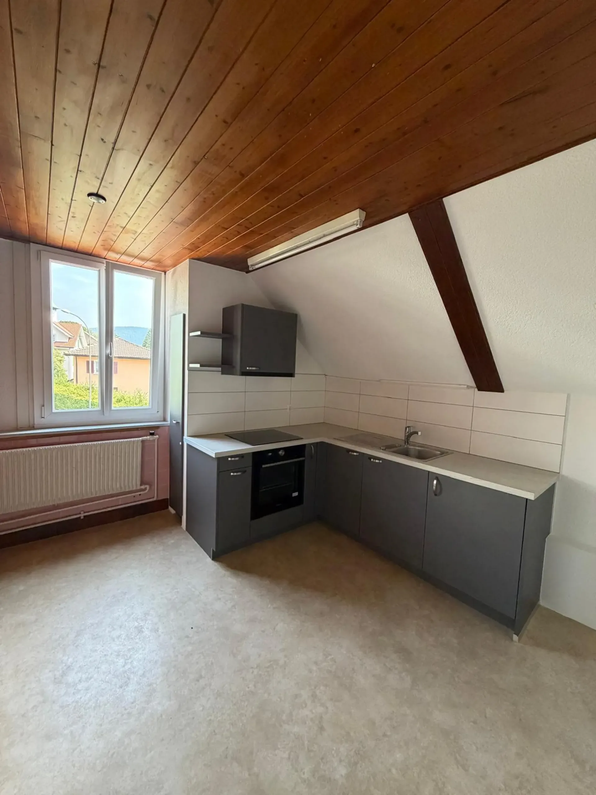 Hellhafte 2.5-Zimmer-Wohnung mit Balkon in Tavannes