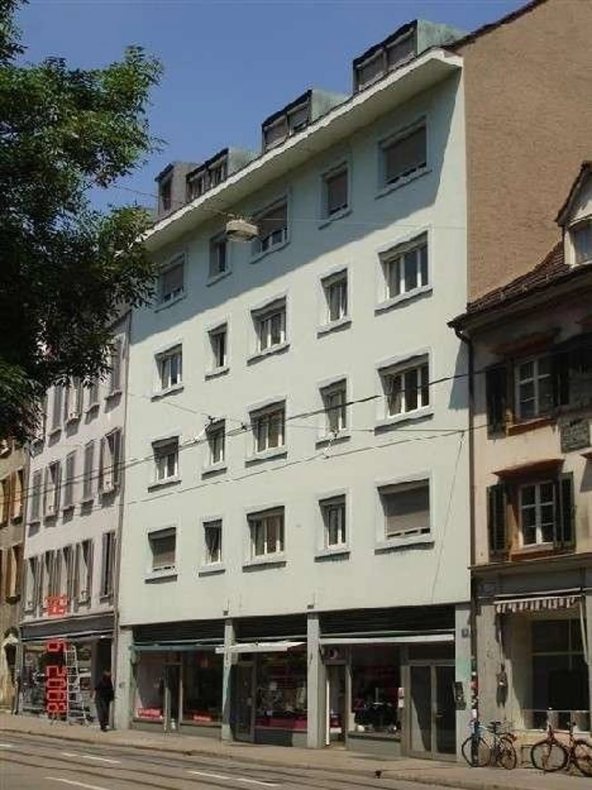 Bright room for rent in the popular St. Johanns quarter