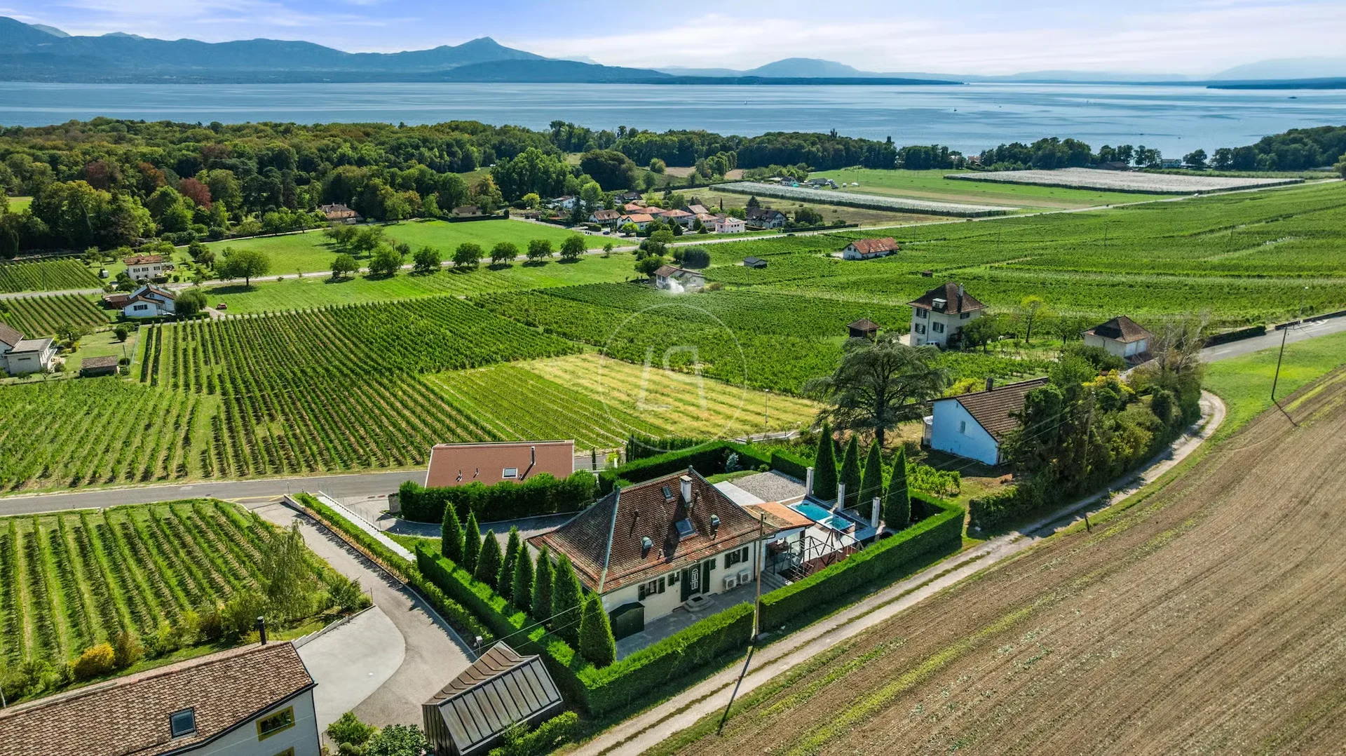 Charmanter Besitz mit Panoramablick in Allaman