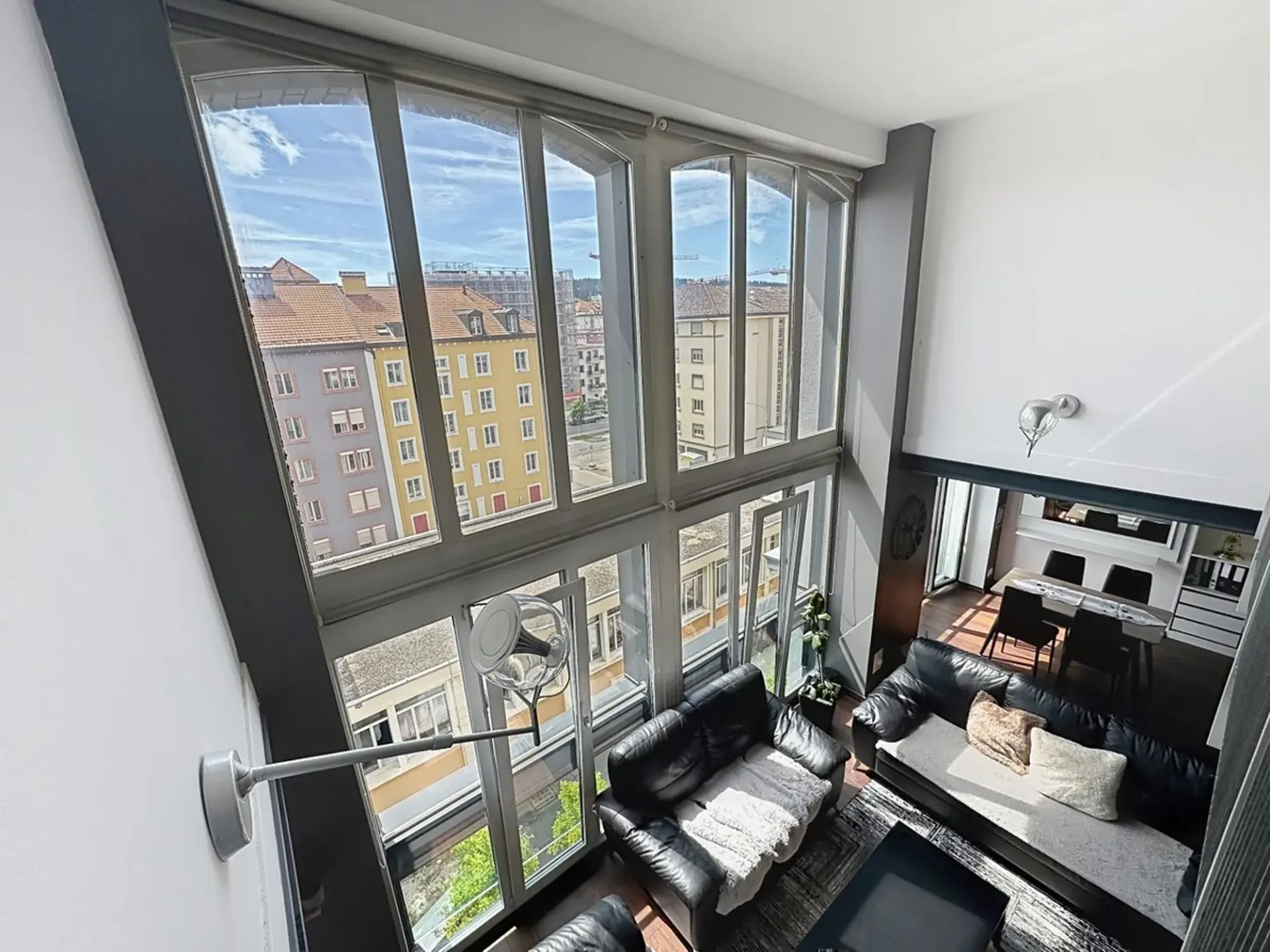 Licht, Höhe, Charakter: ein Duplex wie kein anderer in La Chaux-de-Fonds
