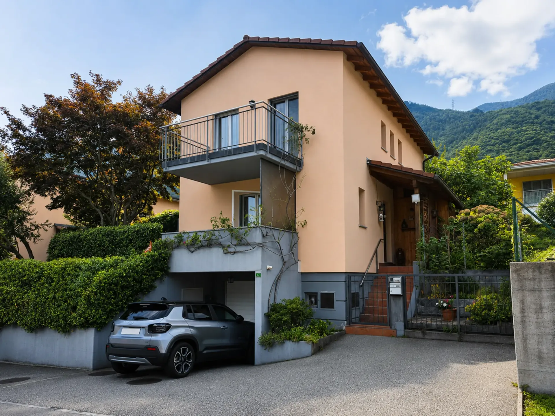 Schönes Einfamilienhaus mit 4.5 Zimmern in der Natur