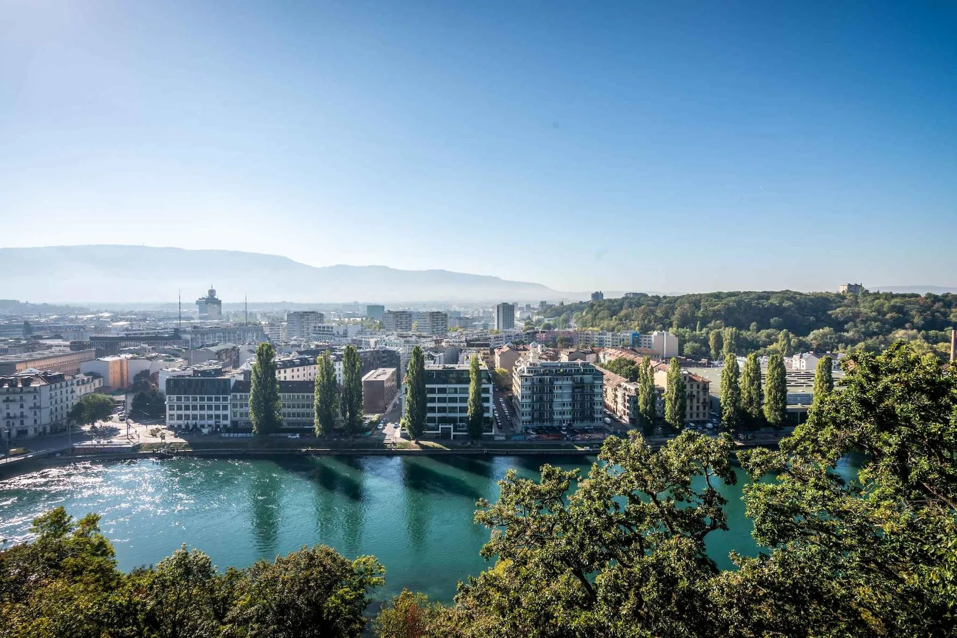 En exclusivité :                                                                                                                                            Duplex avec vue sur le Rhône