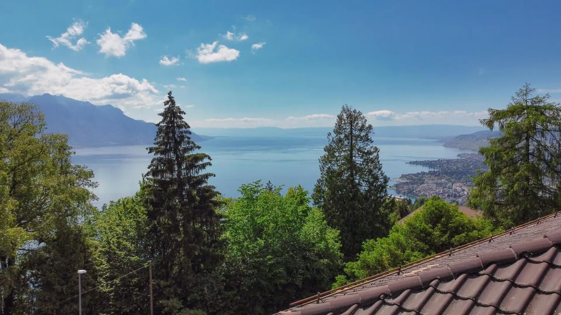 VILLA EINZELFAMILIENHAUS - PANORAMABLICK ÜBER SEE UND BERGE