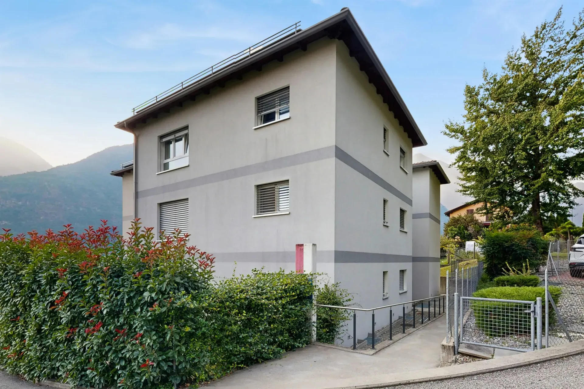 Modern mit privatem Garten, 10 Minuten von Bellinzona