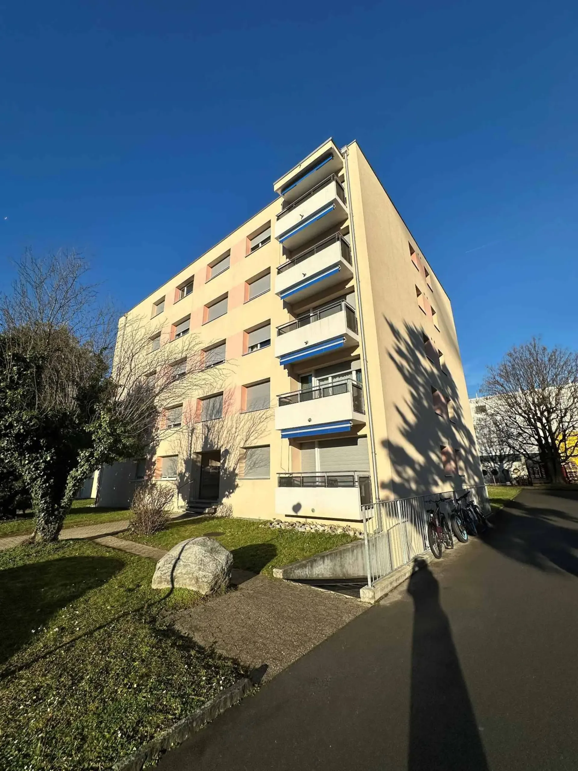 Bello appartamento di 3,5 locali al 4° piano - CHAVANNES-RENENS